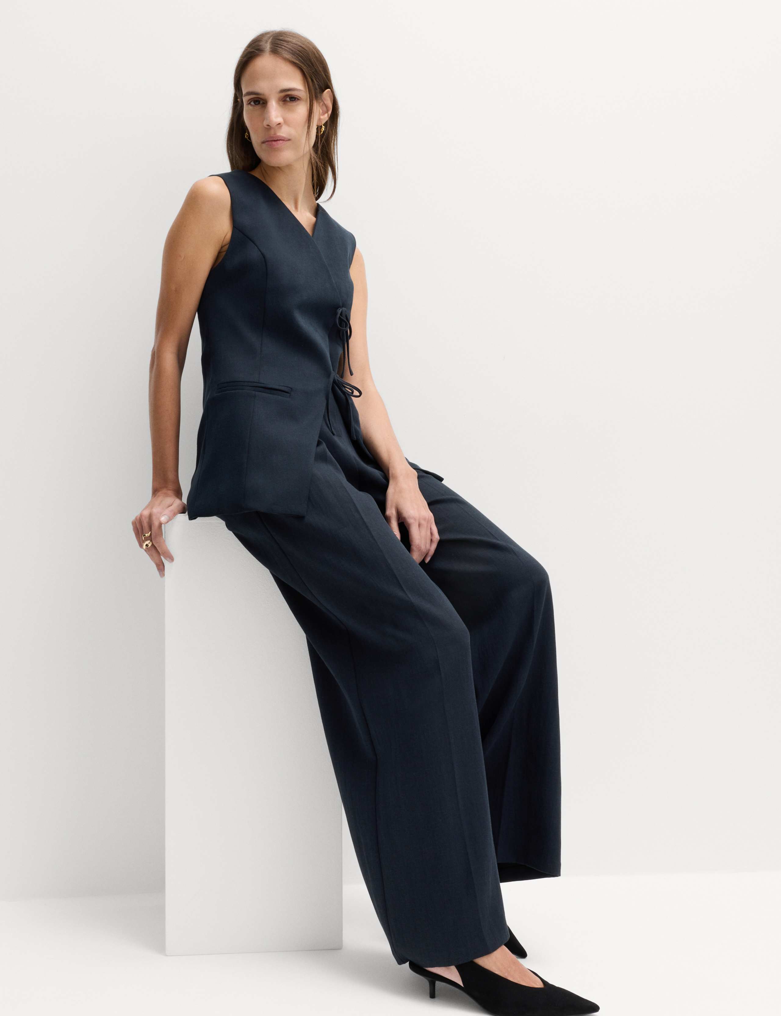 V-Neck Tie Front Waistcoat with Linen 3 of 5