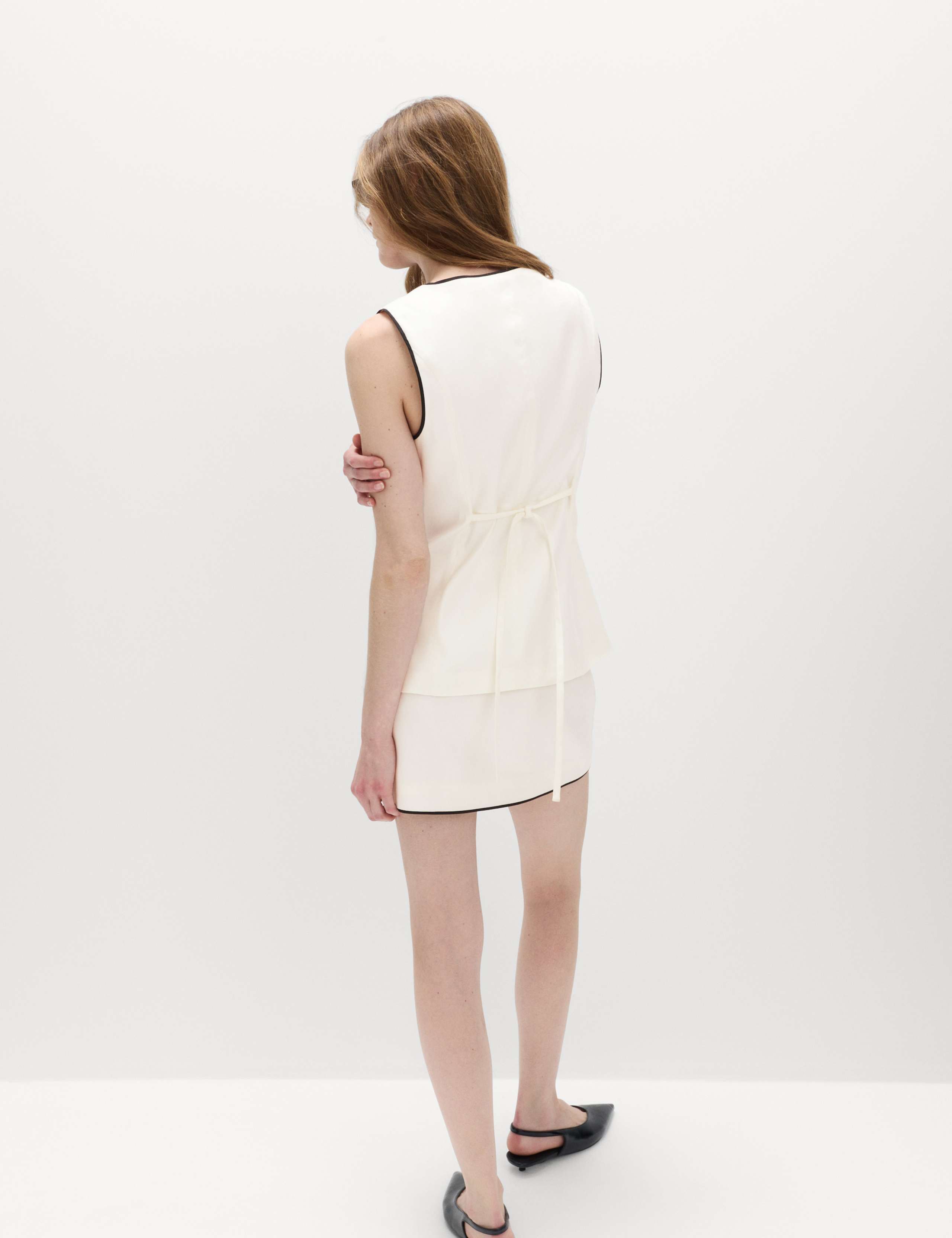 Linen Blend Contrast Piping Waistcoat 3 of 5