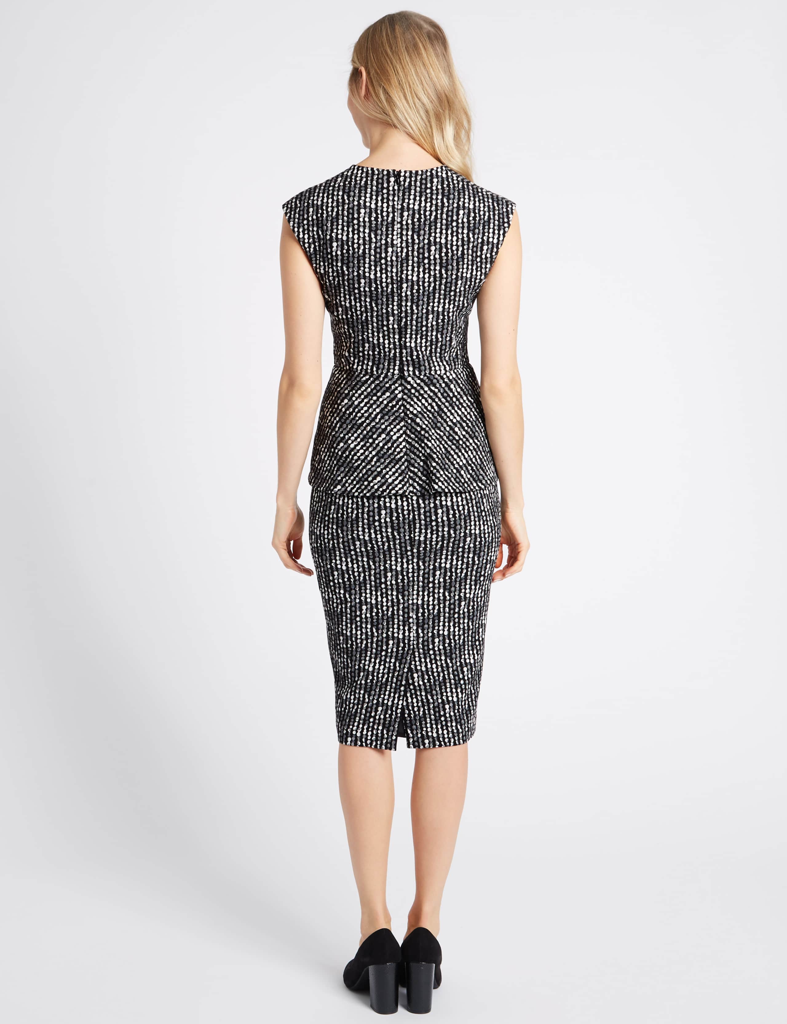 Textured Peplum Bodycon Dress 4 of 4