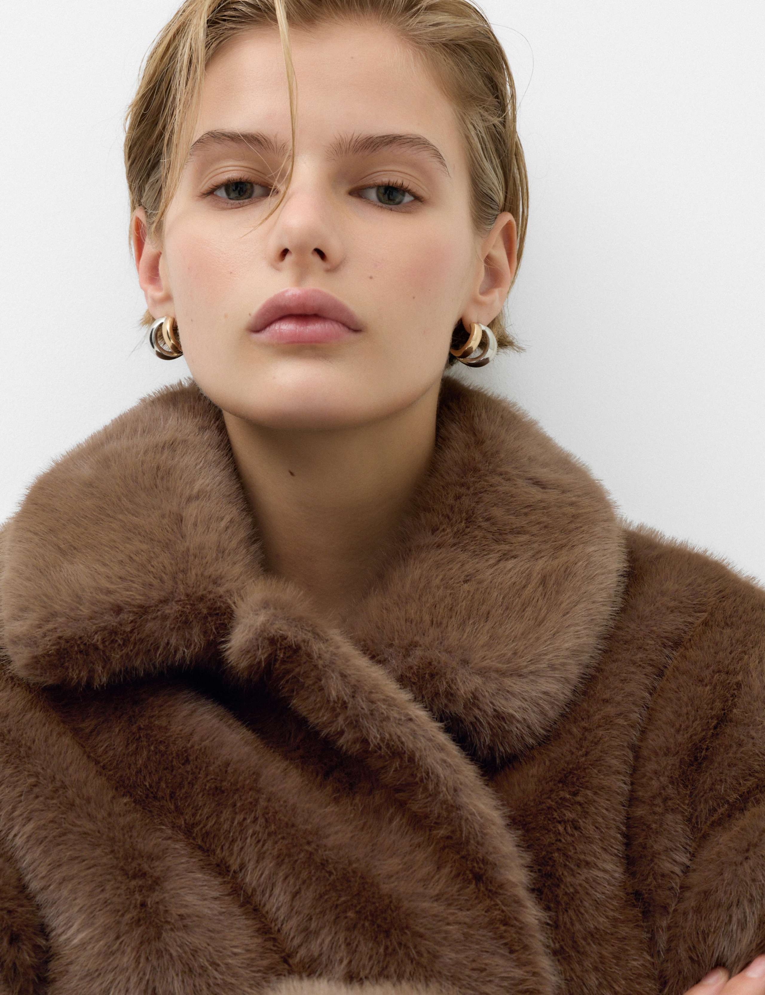 Faux Fur Collared Short Jacket 3 of 7