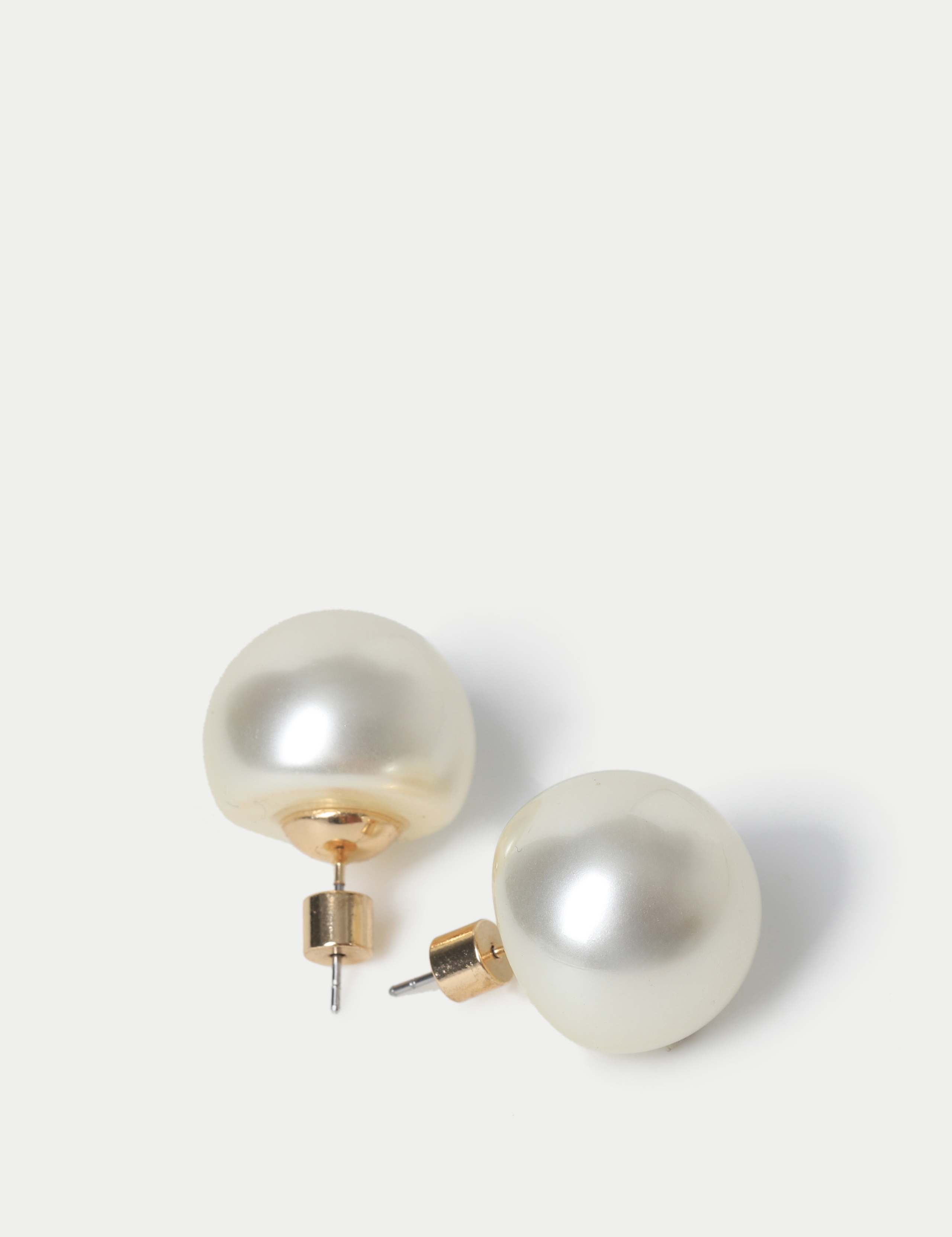 Pearl Stud Earring 2 of 2