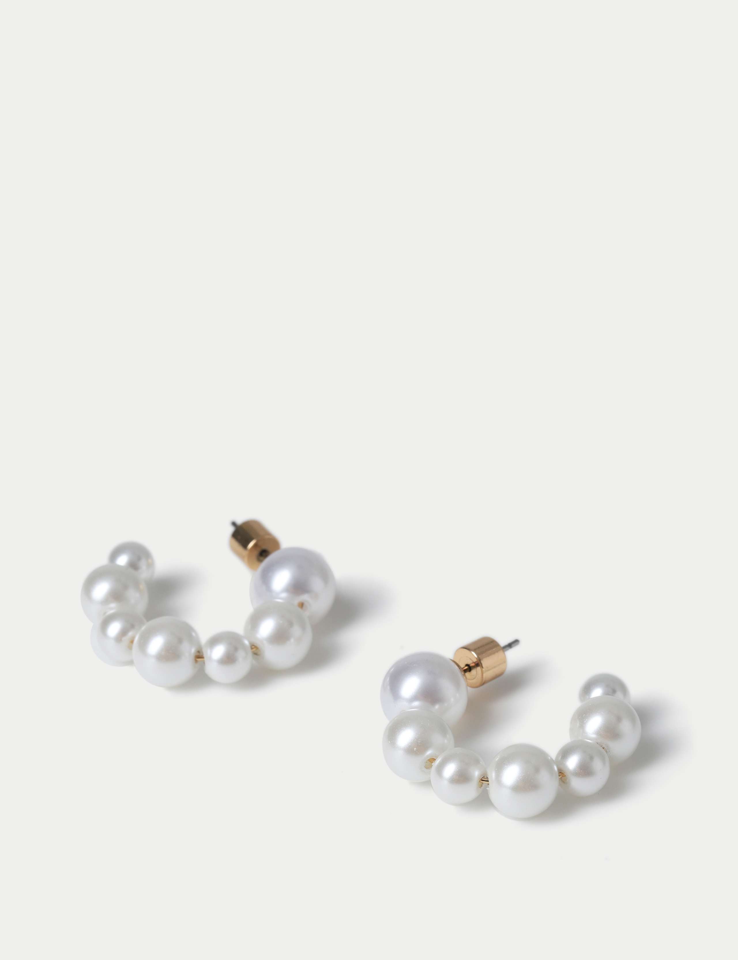Pearl Twisted Hoop Earring 2 of 5