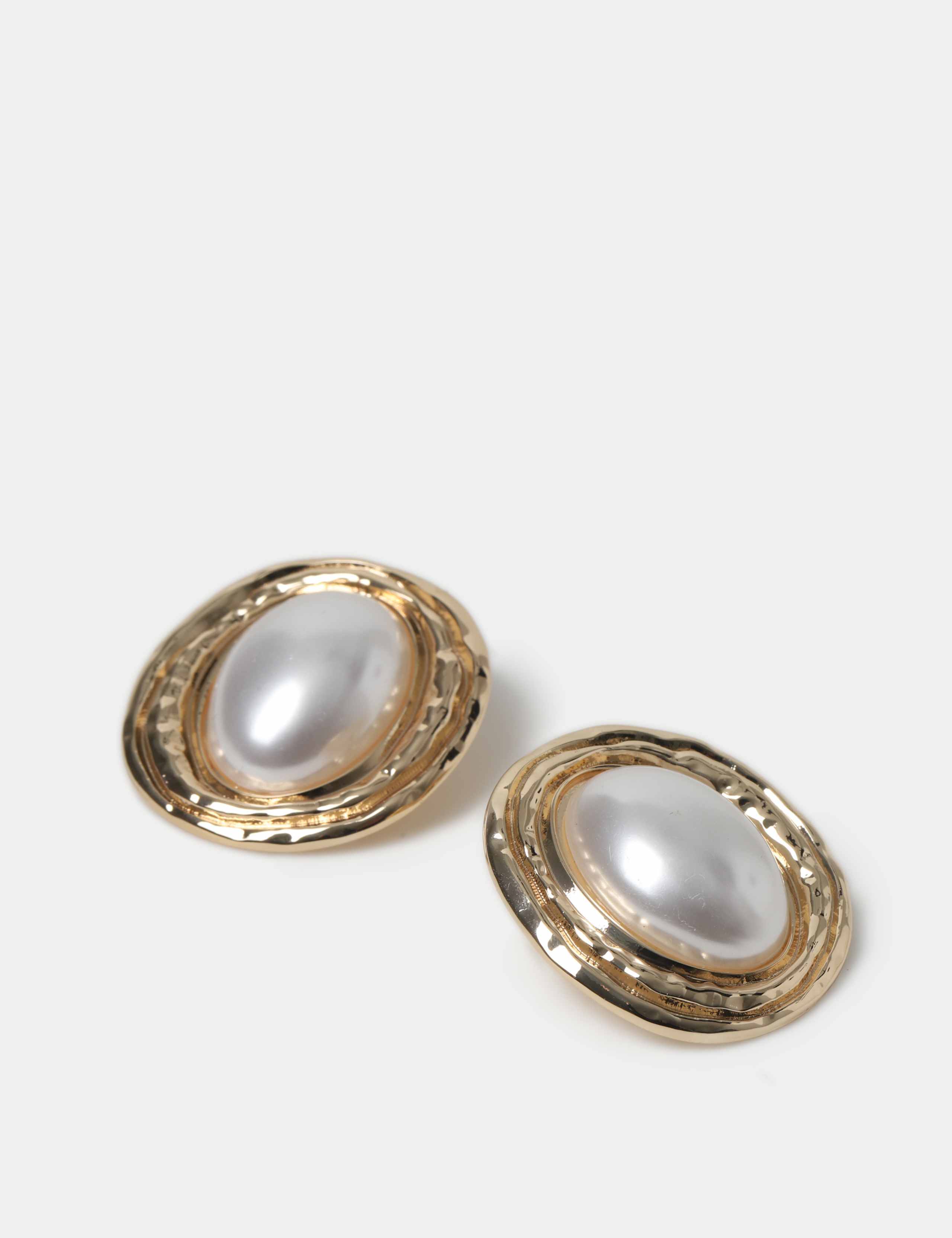 Oversized Casted Pearl Stud Earrings 2 of 2