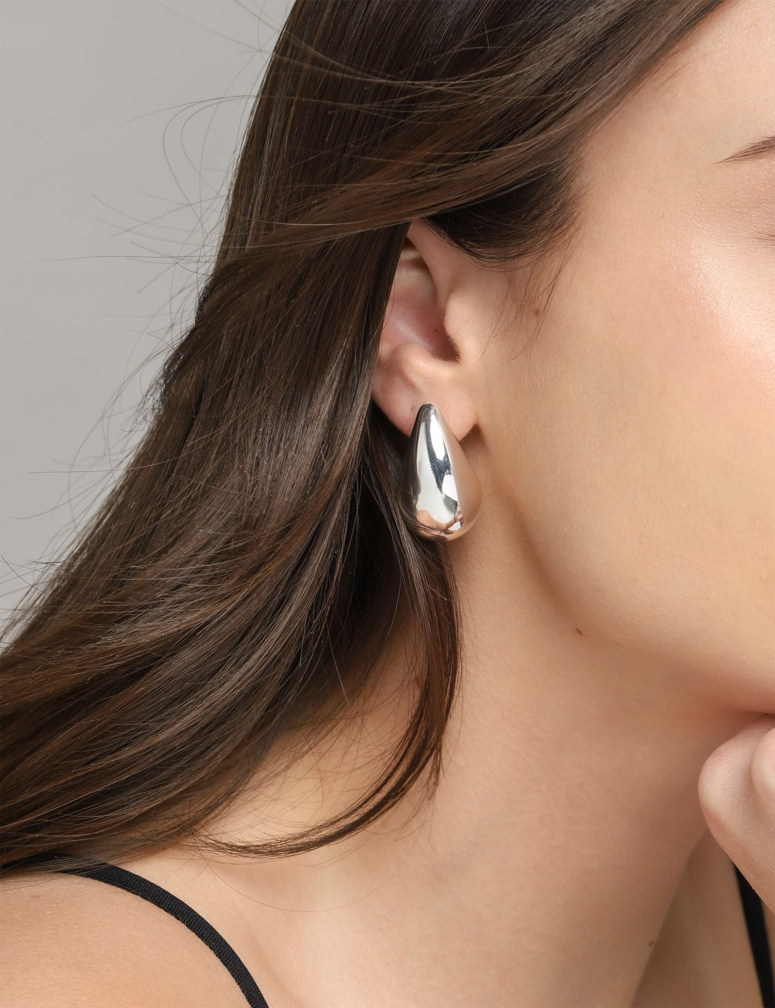 Oversized Stud Earrings 4 of 4
