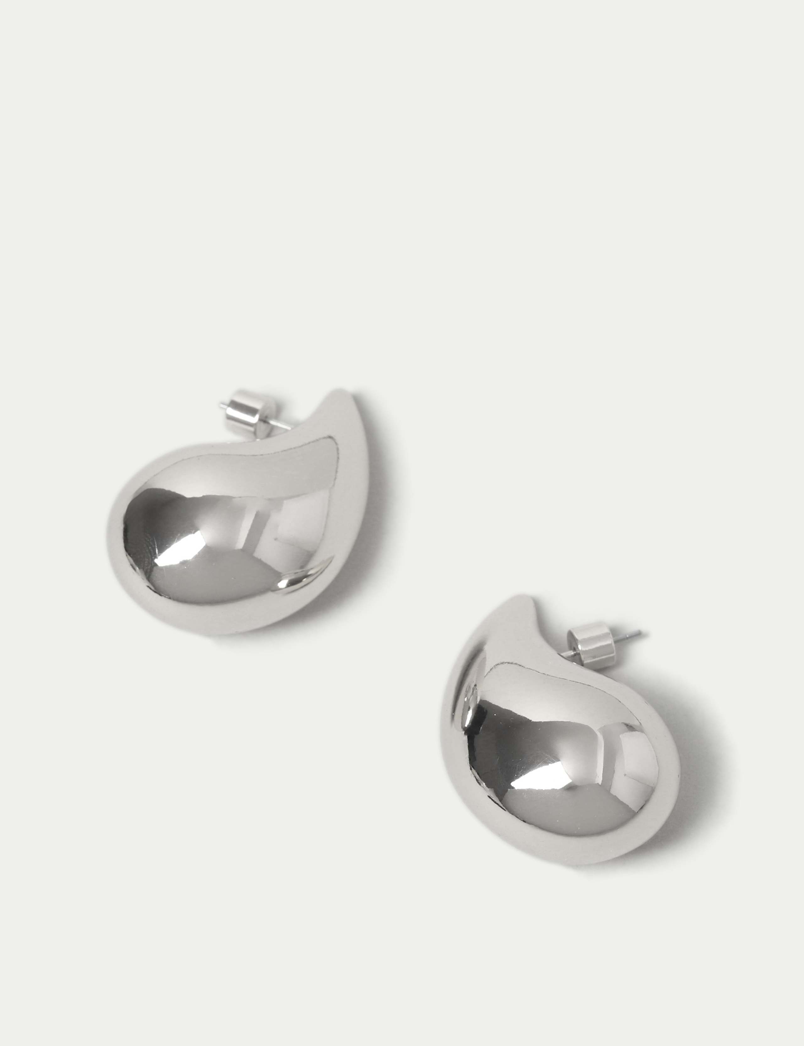 Gold Maxi Tear Drop Stud 2 of 3