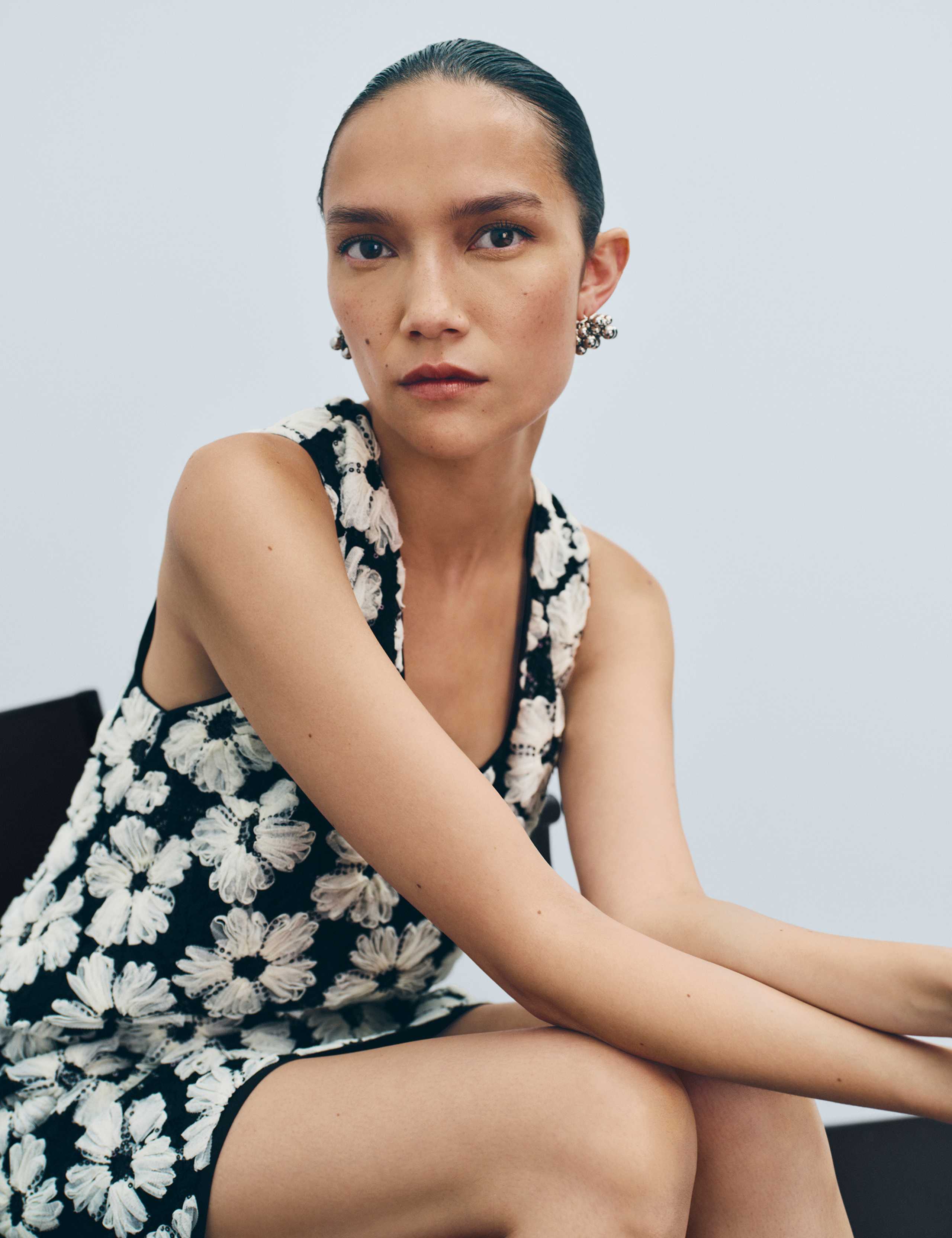 Floral Scoop Neck Mini Shift Dress 1 of 6