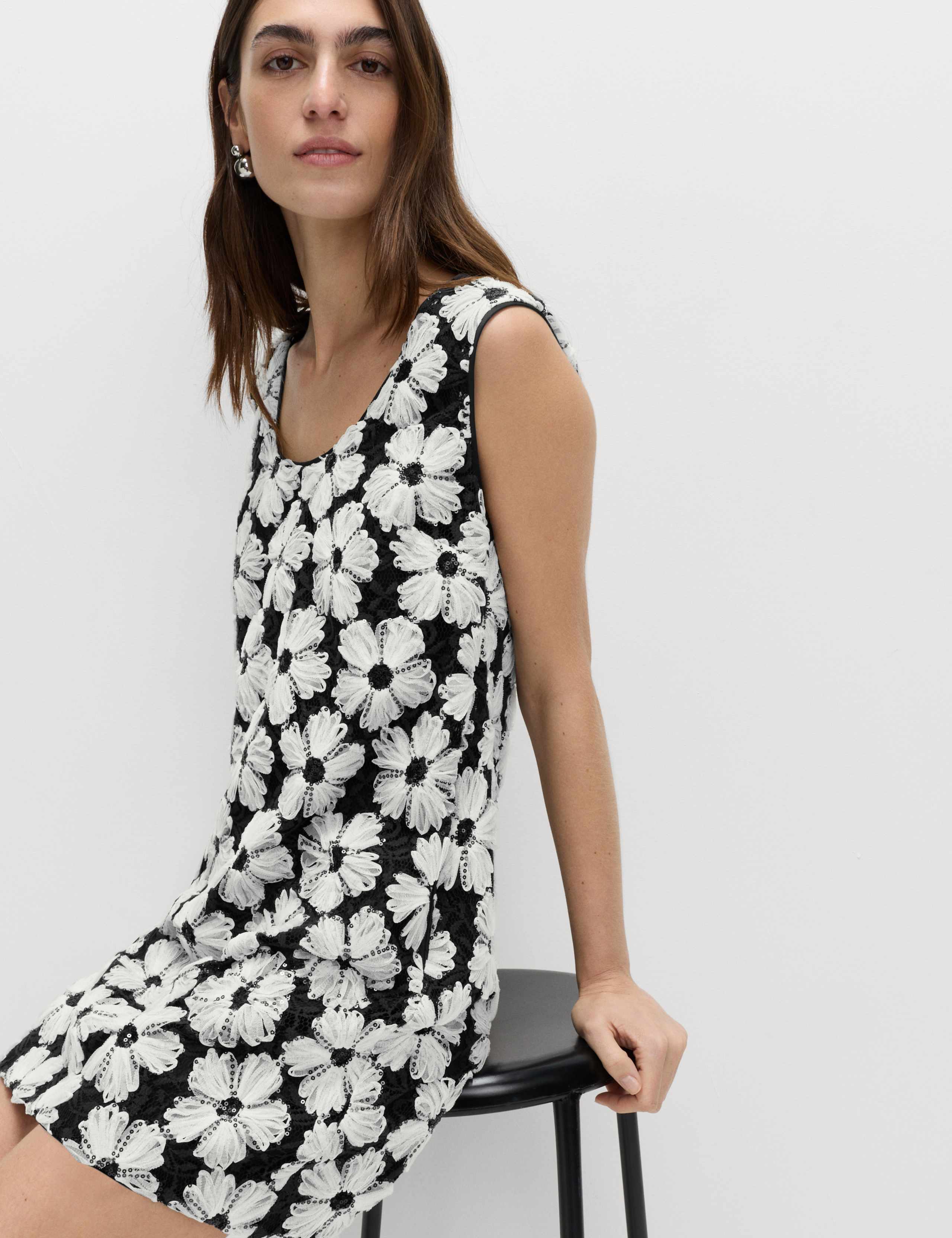 Cotton Blend Floral Scoop Neck Mini Shift Dress 5 of 6