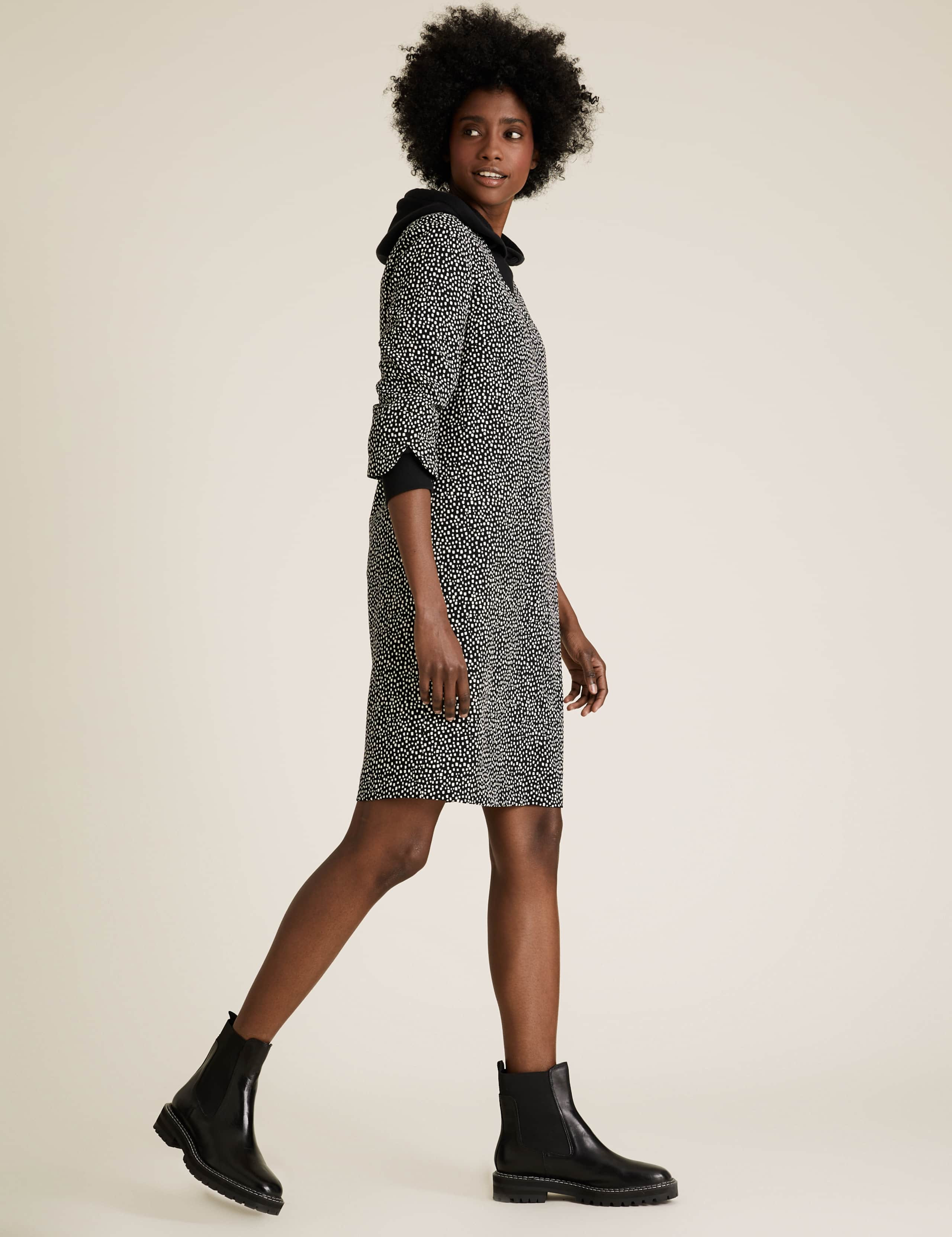 Crepe Printed V-Neck Shift Dress 1 of 5
