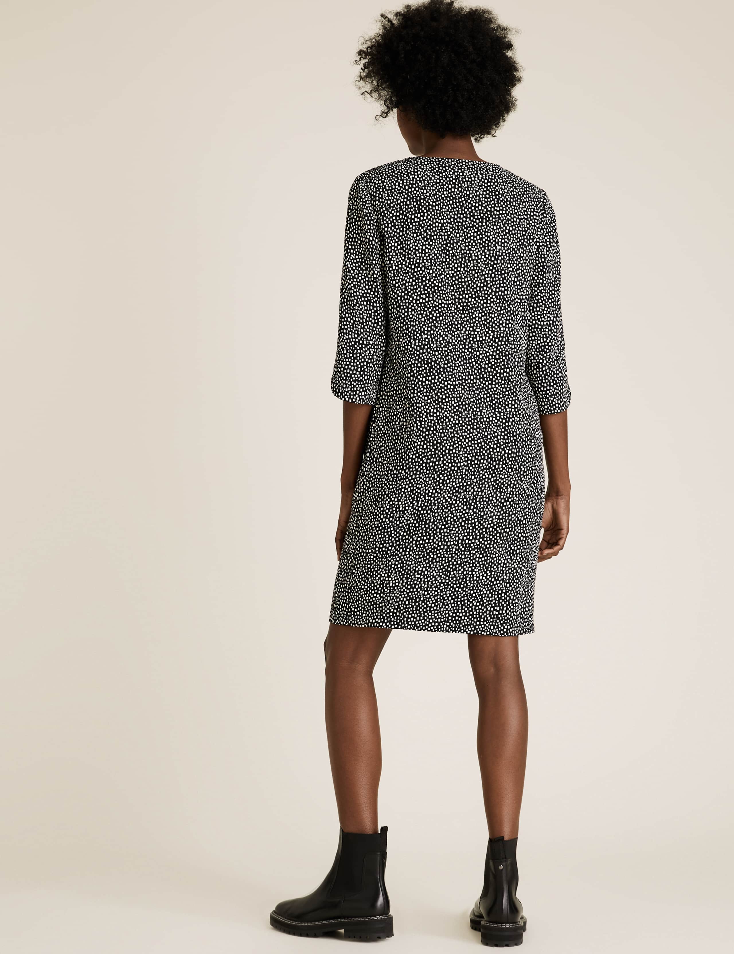 Crepe Printed V-Neck Shift Dress 4 of 5
