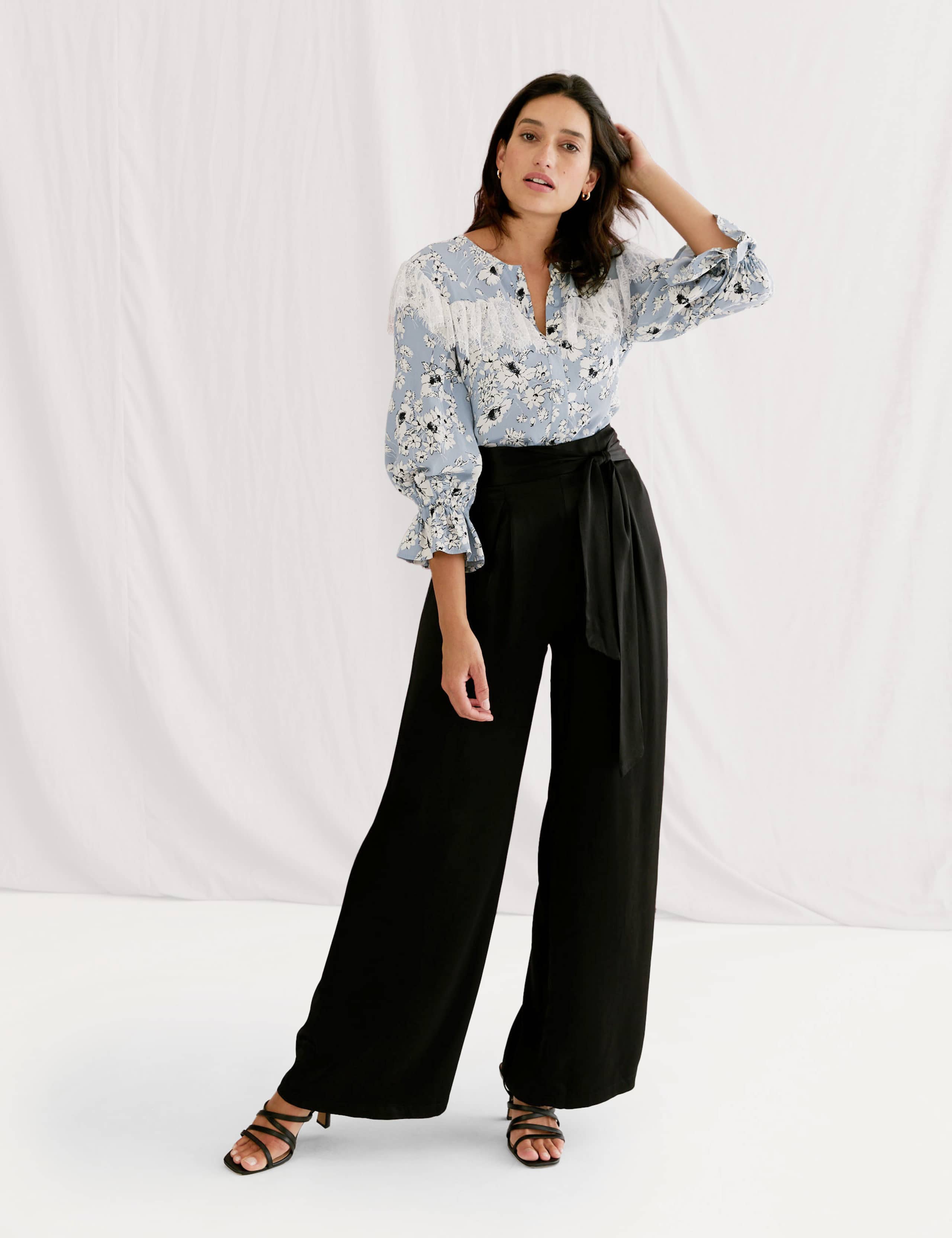 Sheer Floral Lace Detail 3/4 Sleeve Blouse 3 of 7