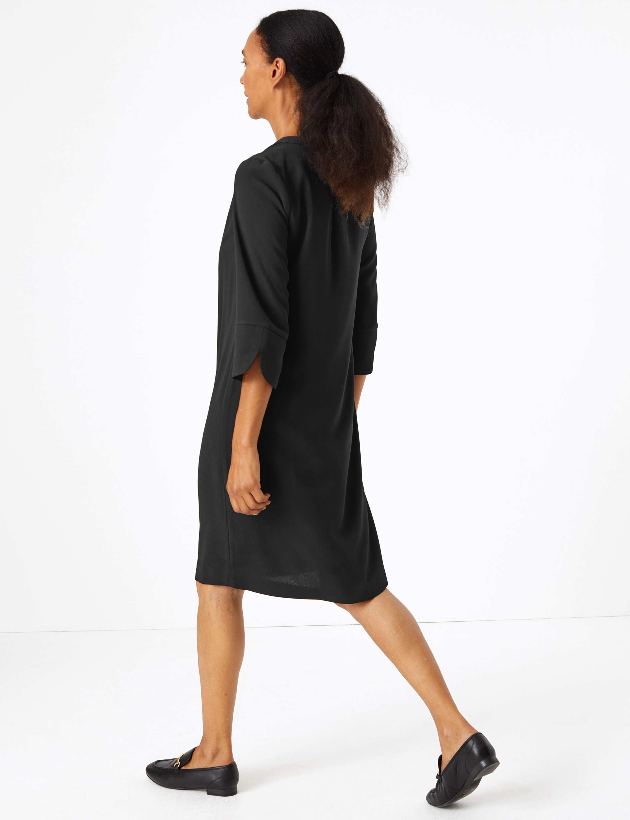 V-Neck Crepe Shift Dress 4 of 4