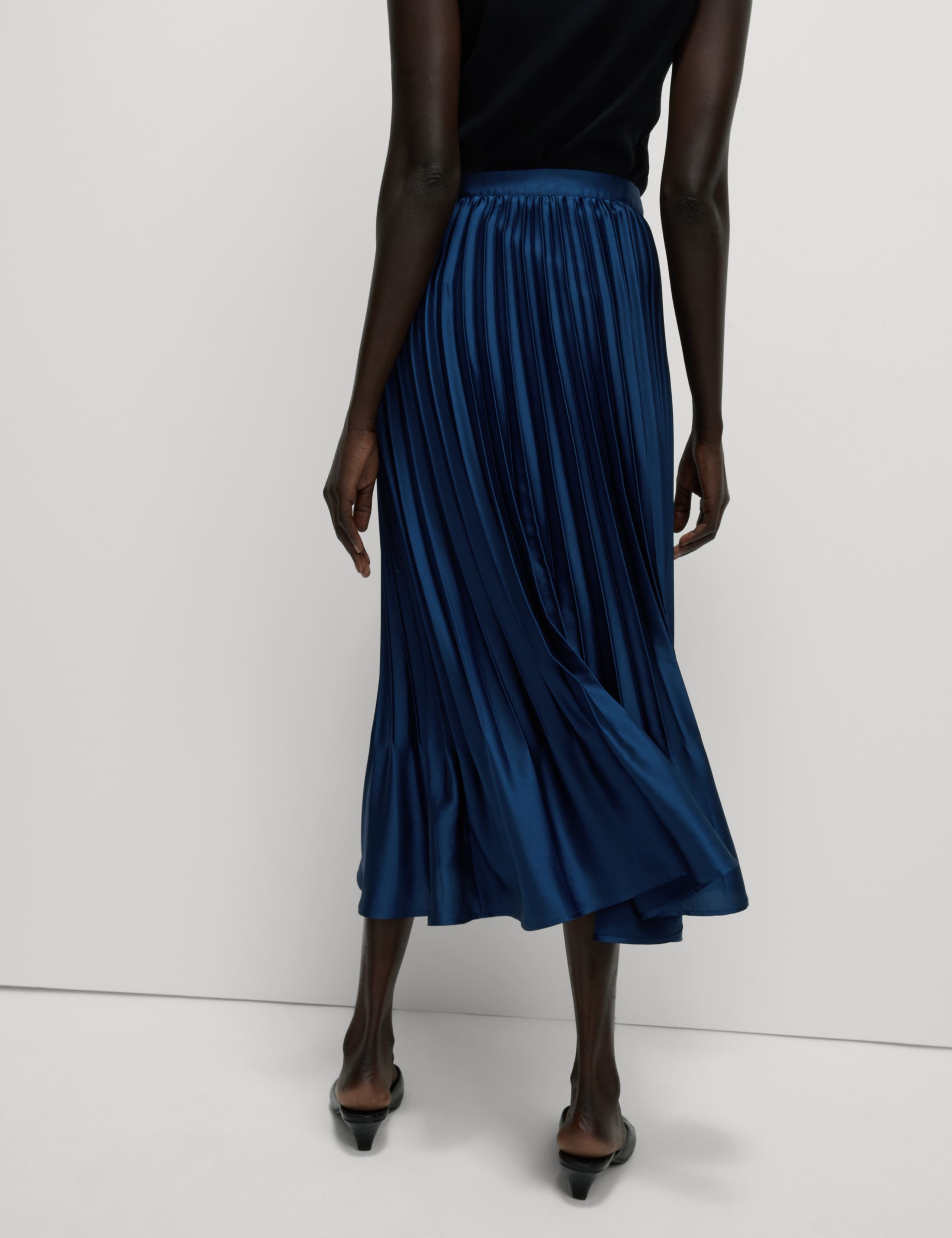 Pleated Midaxi Skirt 7 of 7