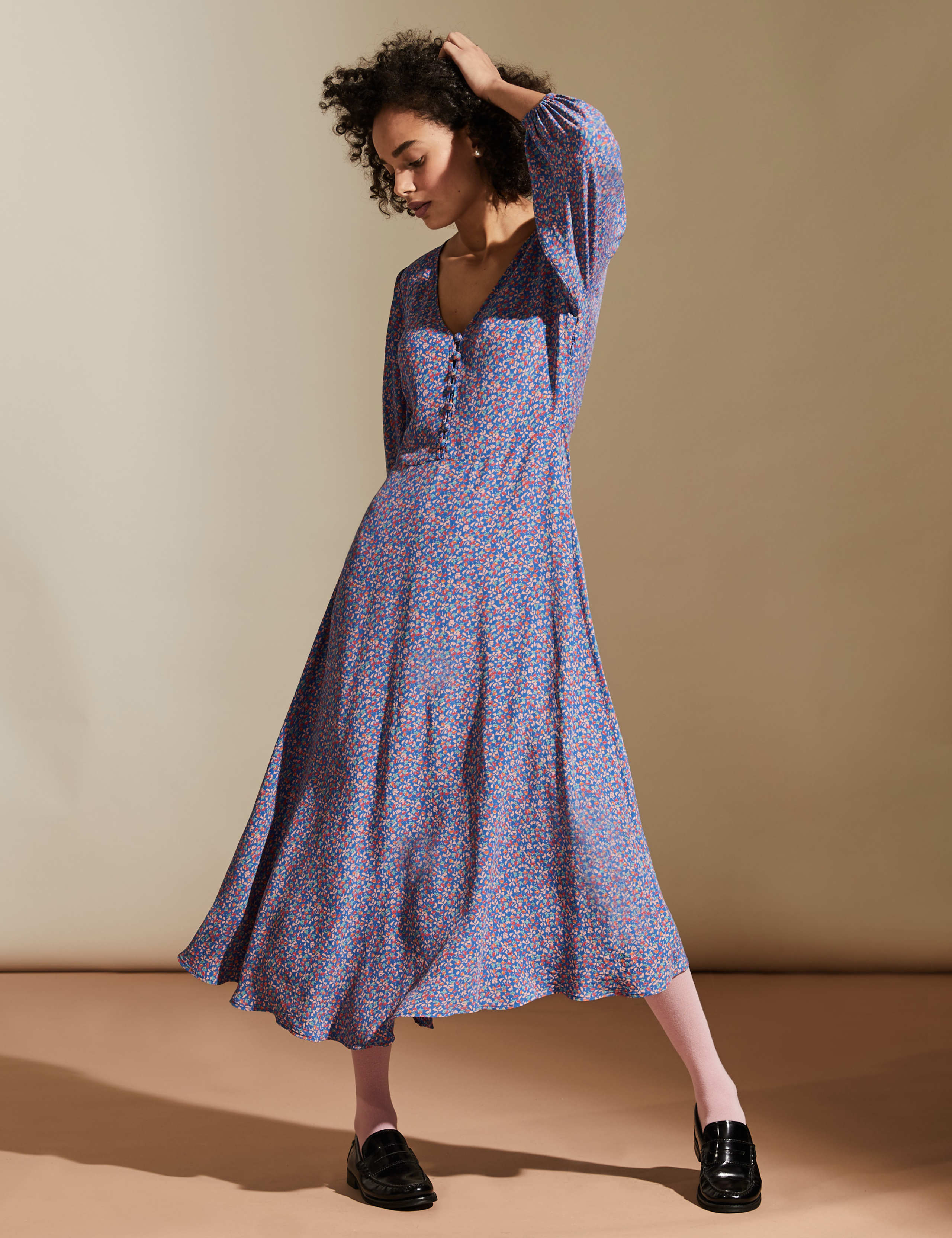 Ditsy Floral V-Neck Midaxi Tea Dress 3 of 7