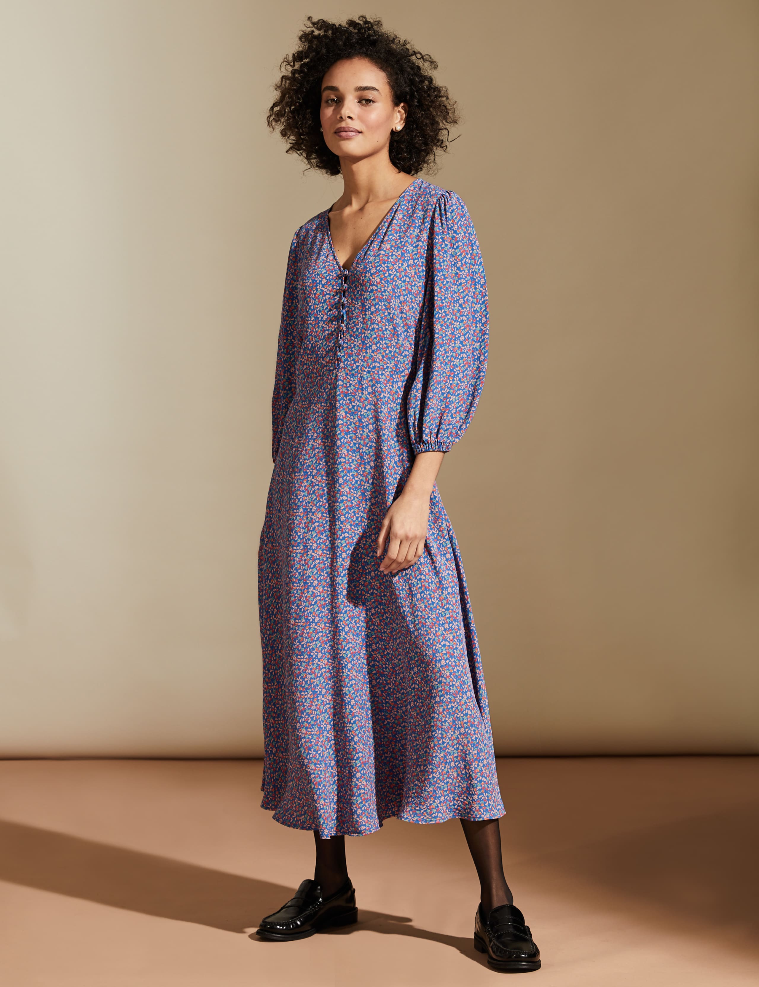 Ditsy Floral V-Neck Midaxi Tea Dress 4 of 7