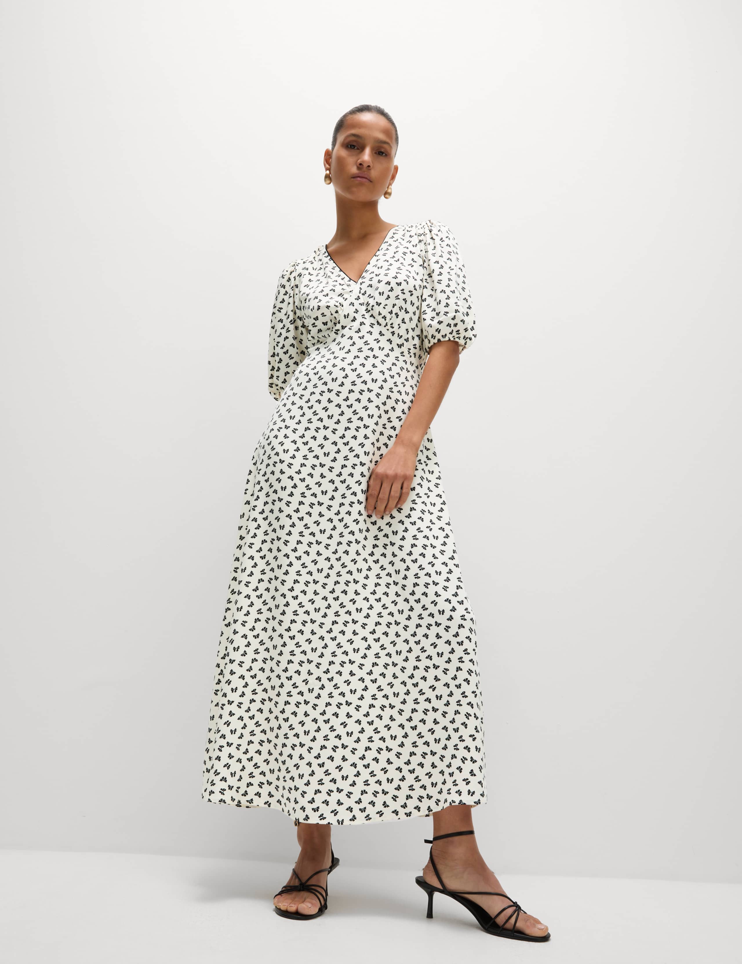 Printed V-Neck Puff Sleeve Midi Tea Dress 4 of 5