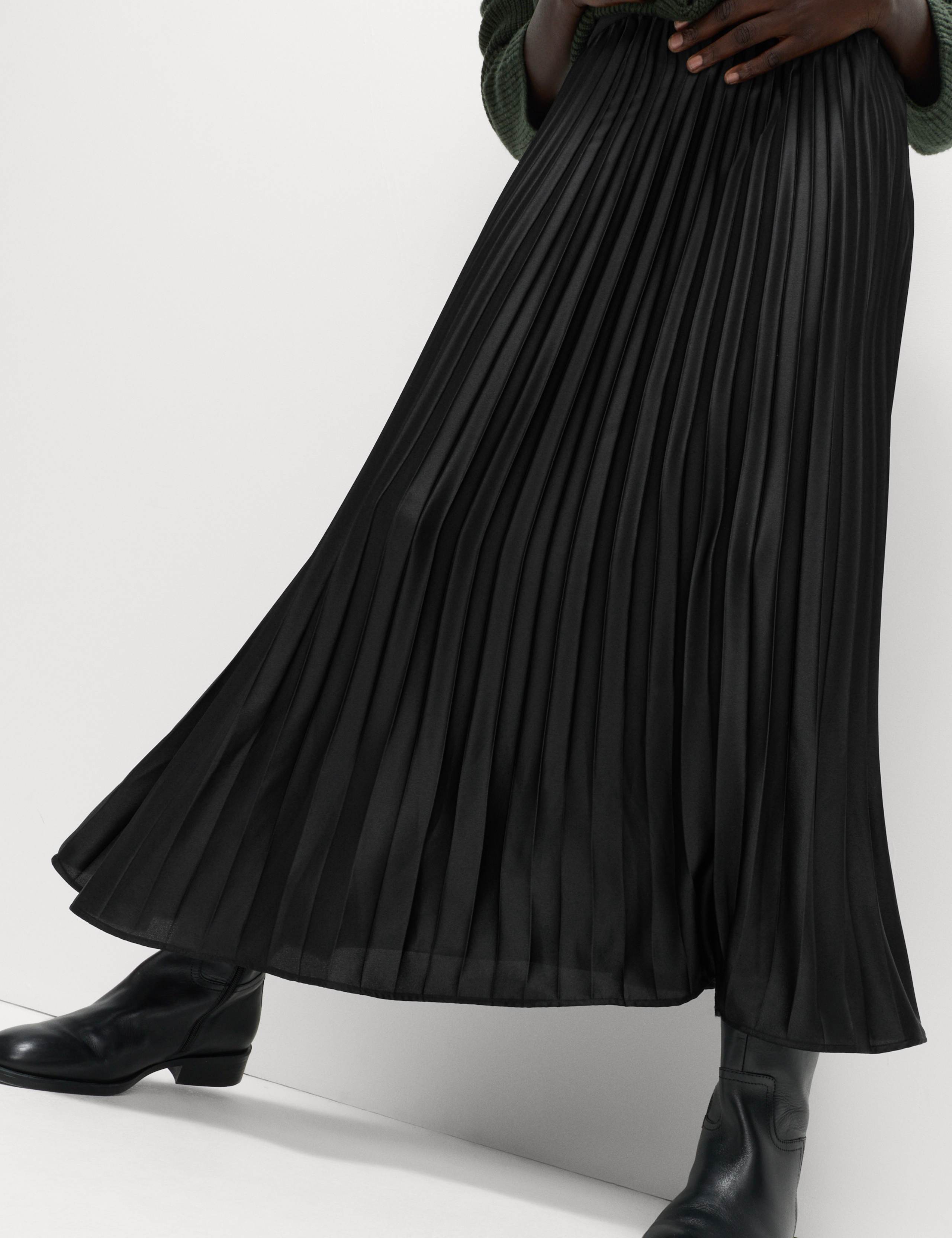 Pleated Midaxi Skirt 4 of 6