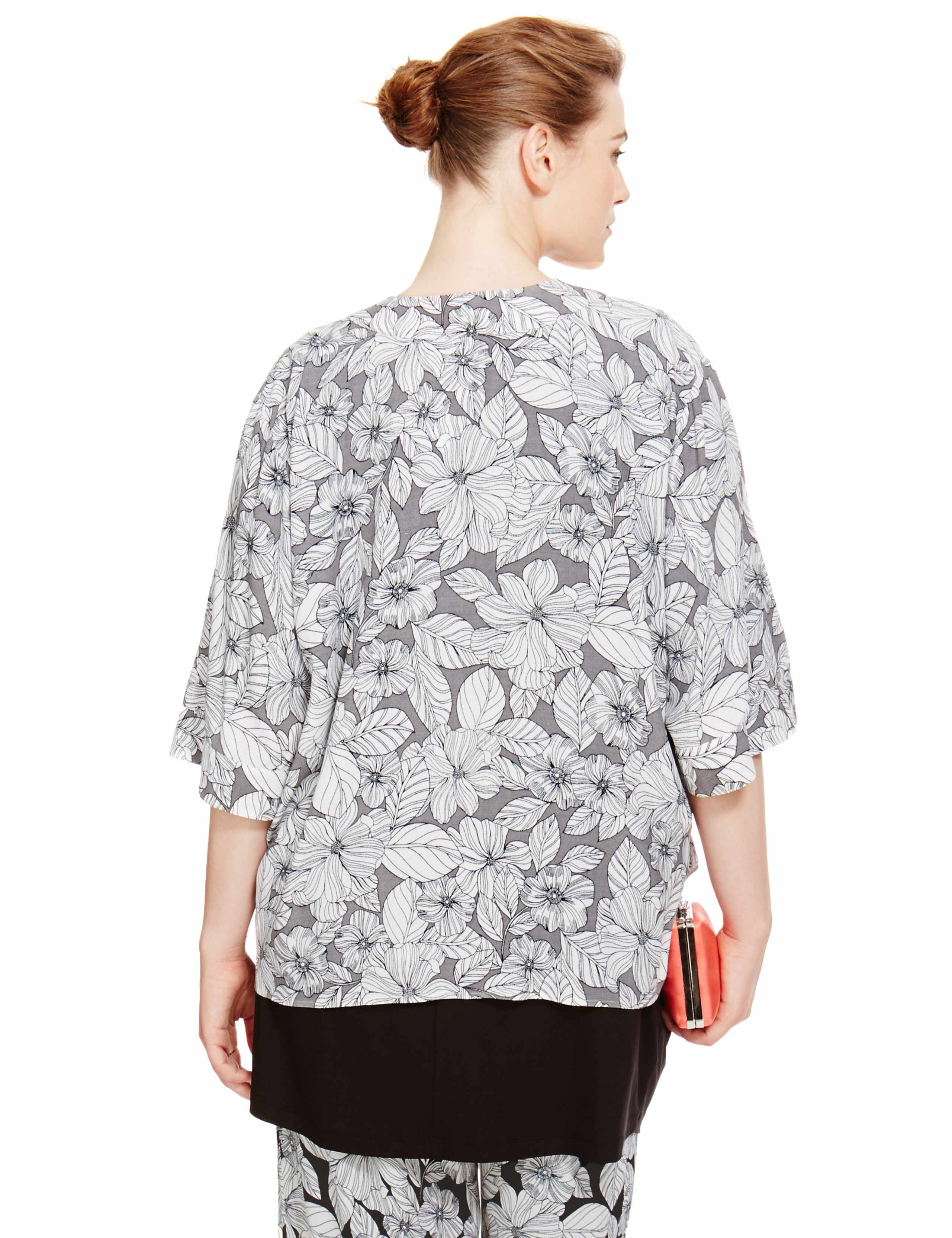 PLUS 3/4 Sleeve Hydrangea Print Kimono 3 of 3