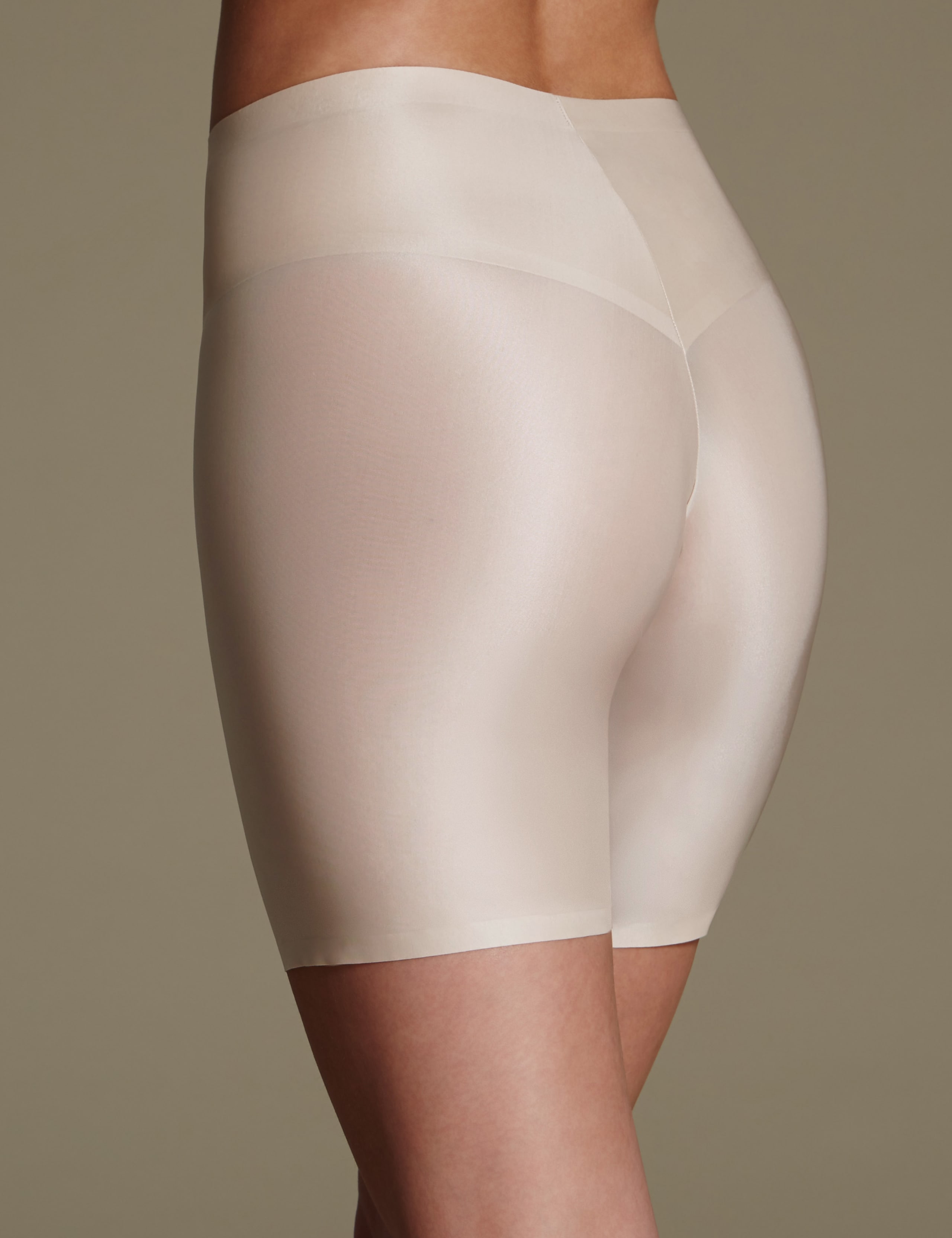 Light Control Sheer Shaping Thigh Slimmer 3 of 3