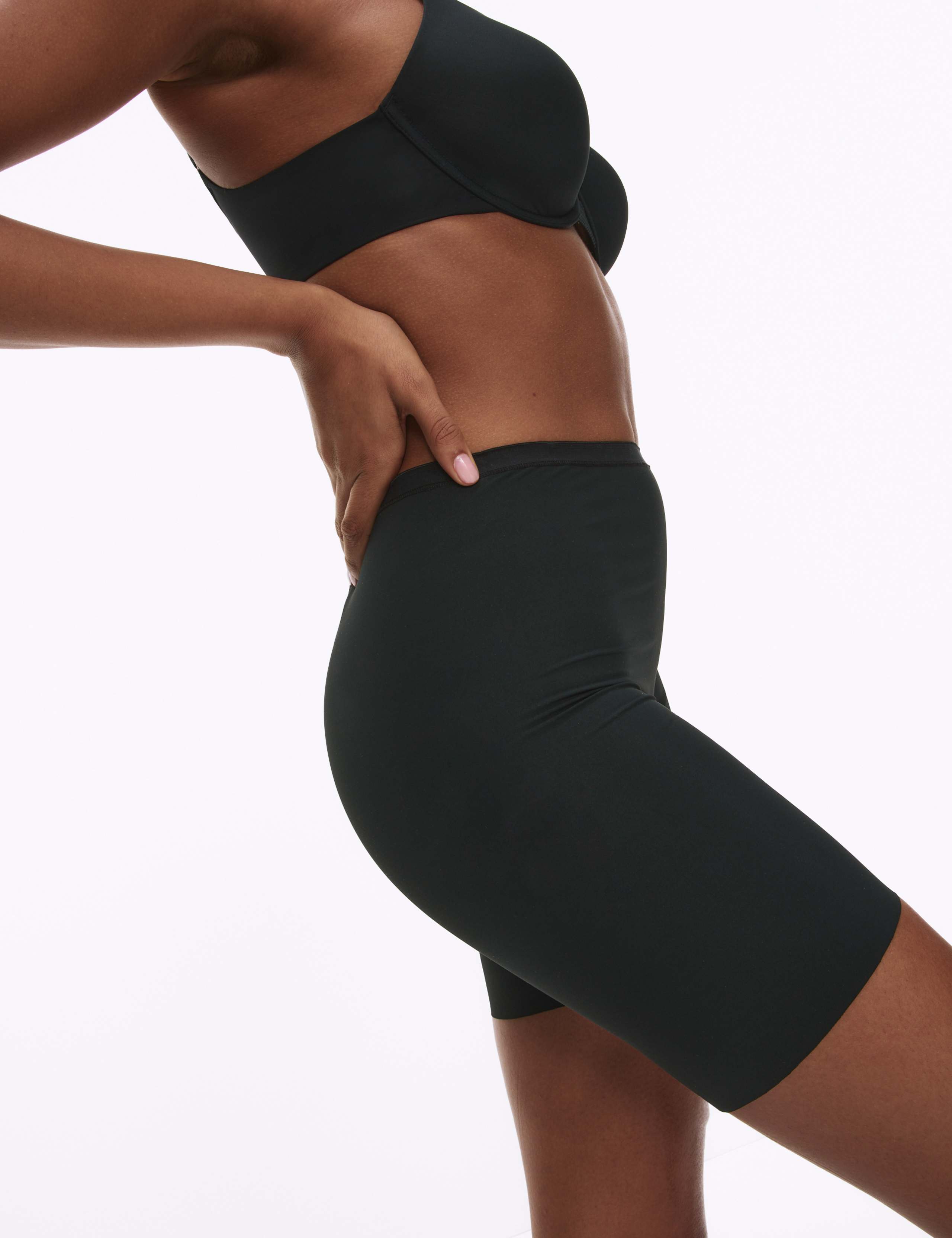 2pk Light Control Thigh Slimmers 3 of 6