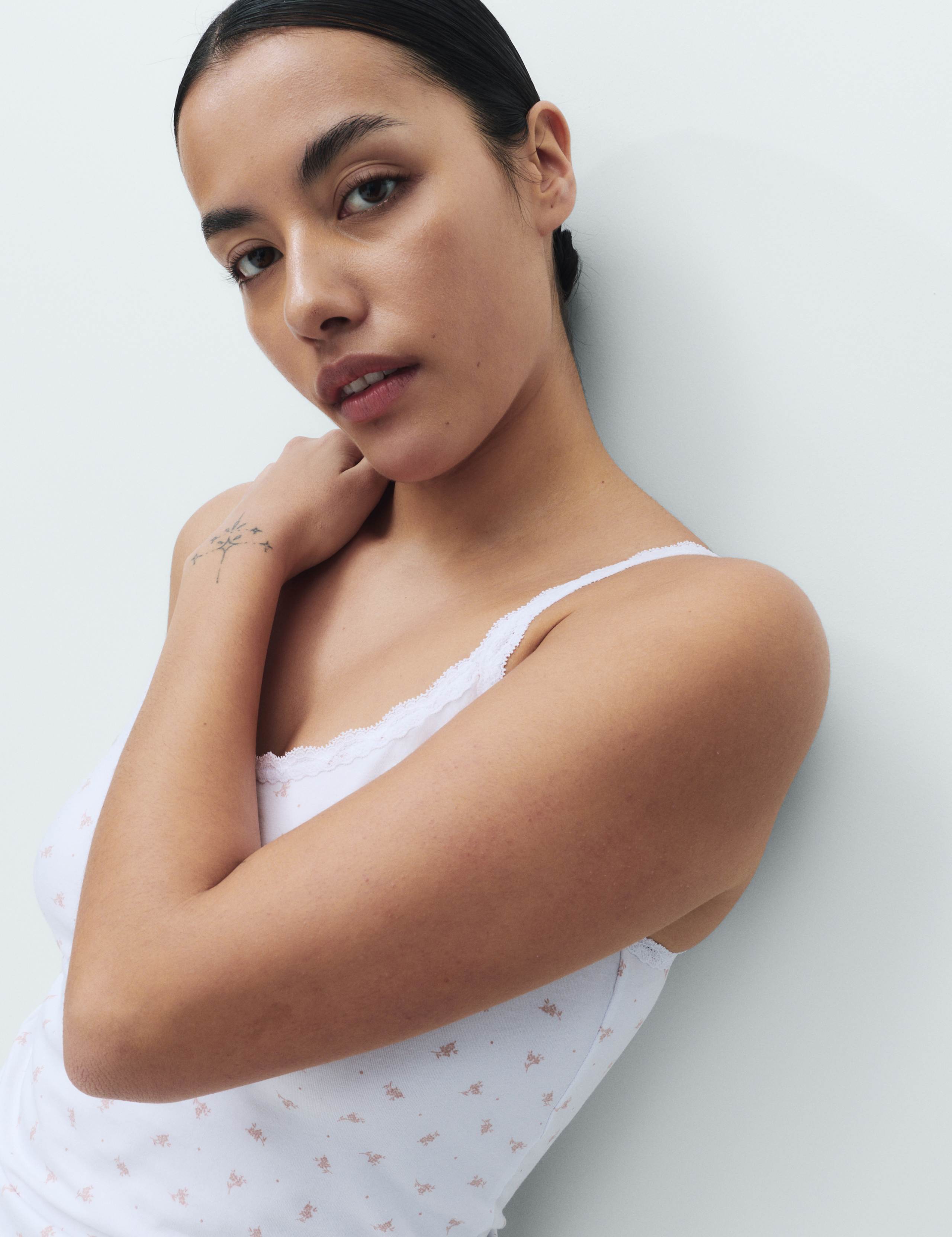 5 Pack Cotton Rich Lace Trim Vests 3 of 5