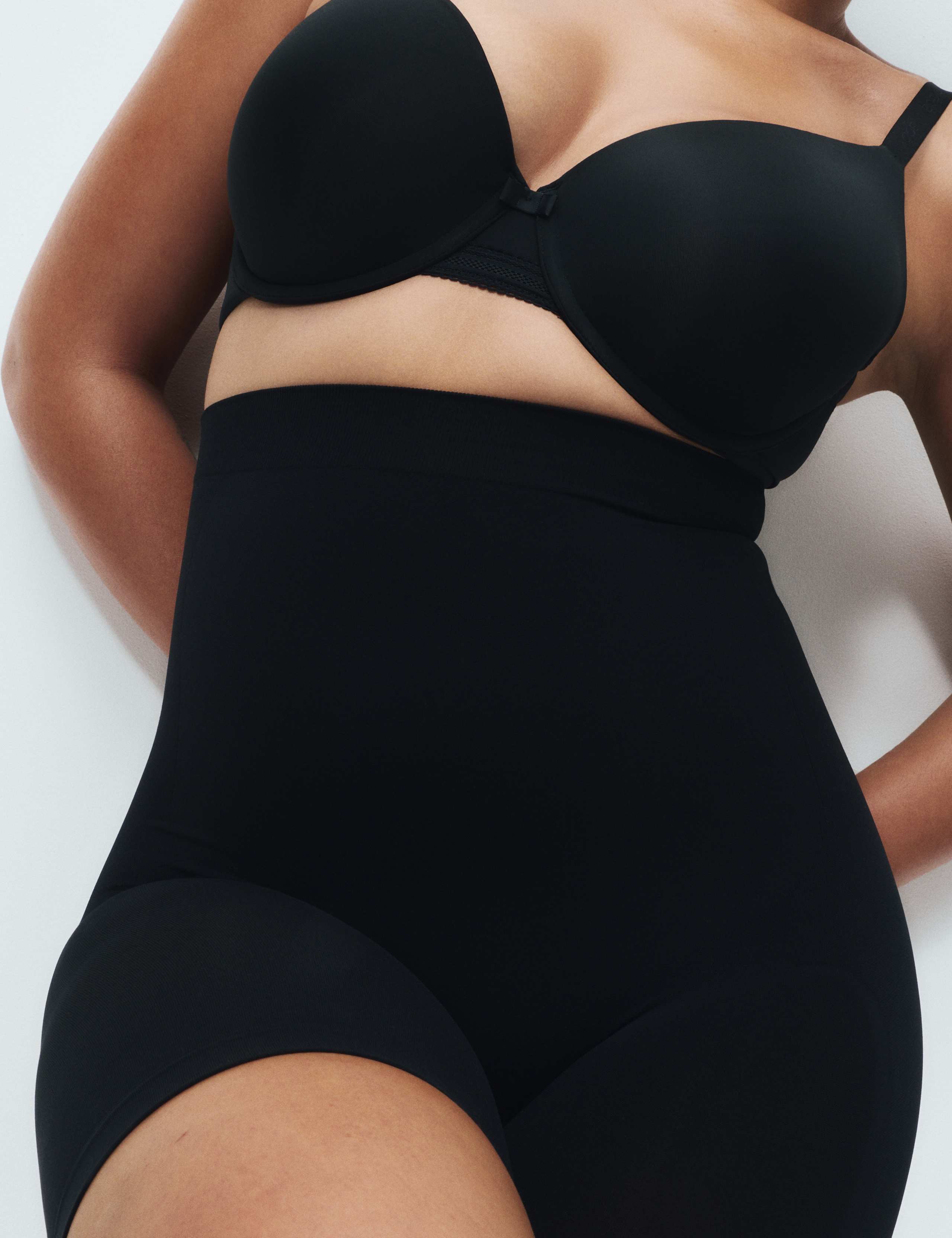 Firm Control Body Sculpt Seamless Thigh Slimmer 3 of 6