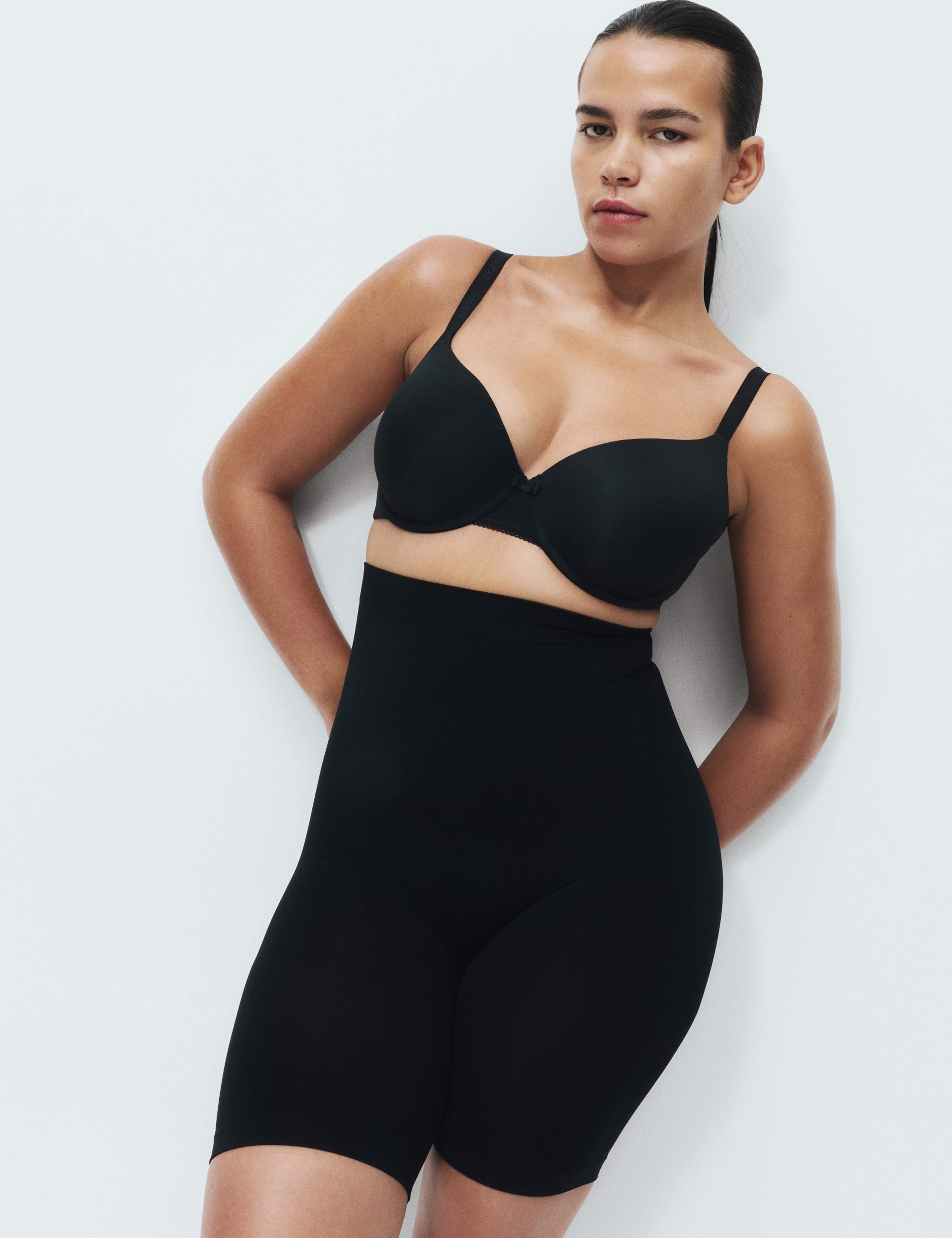 Firm Control Body Sculpt Seamless Thigh Slimmer 4 of 6