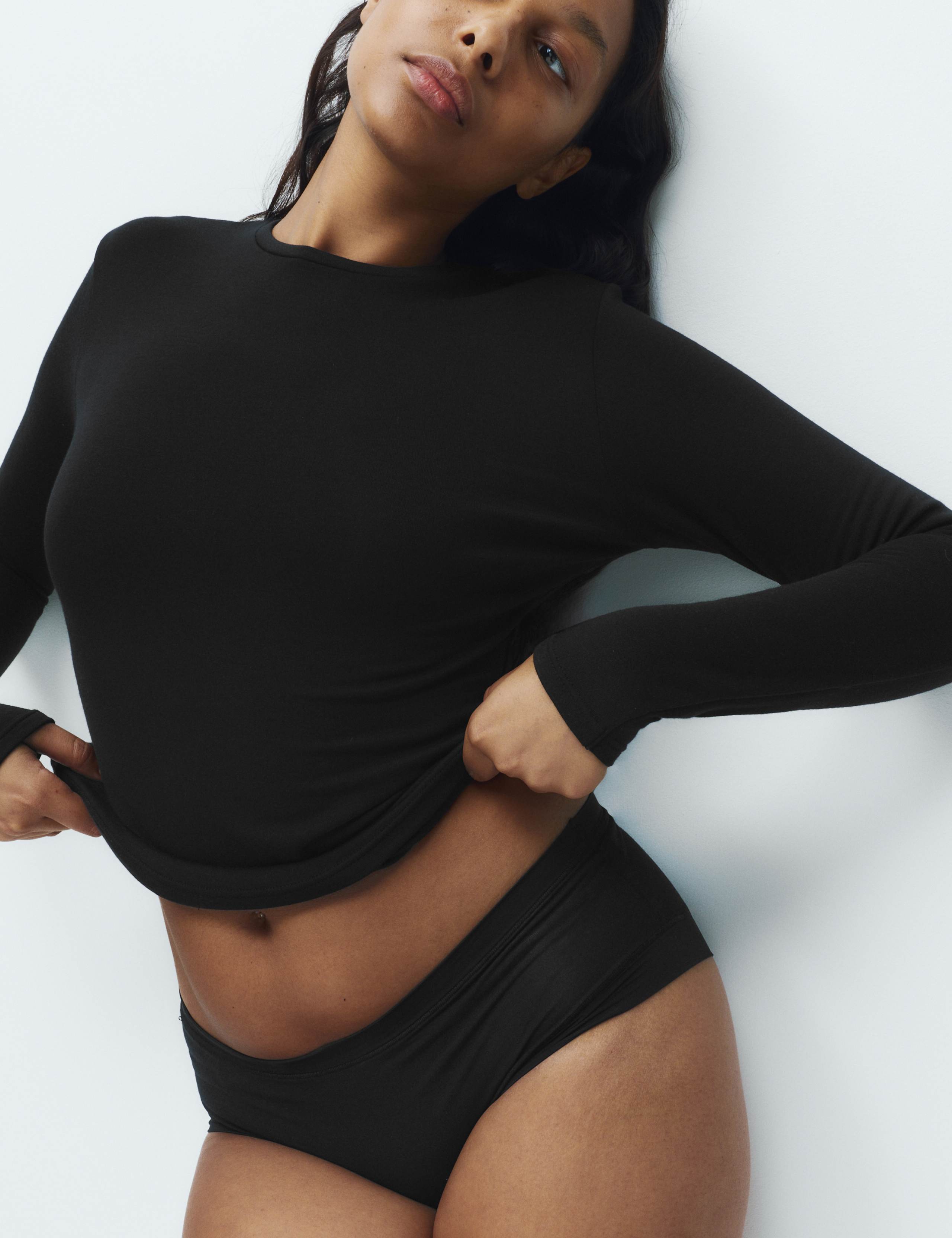 Heatgen™ Medium Thermal Crew Neck Top 1 of 4