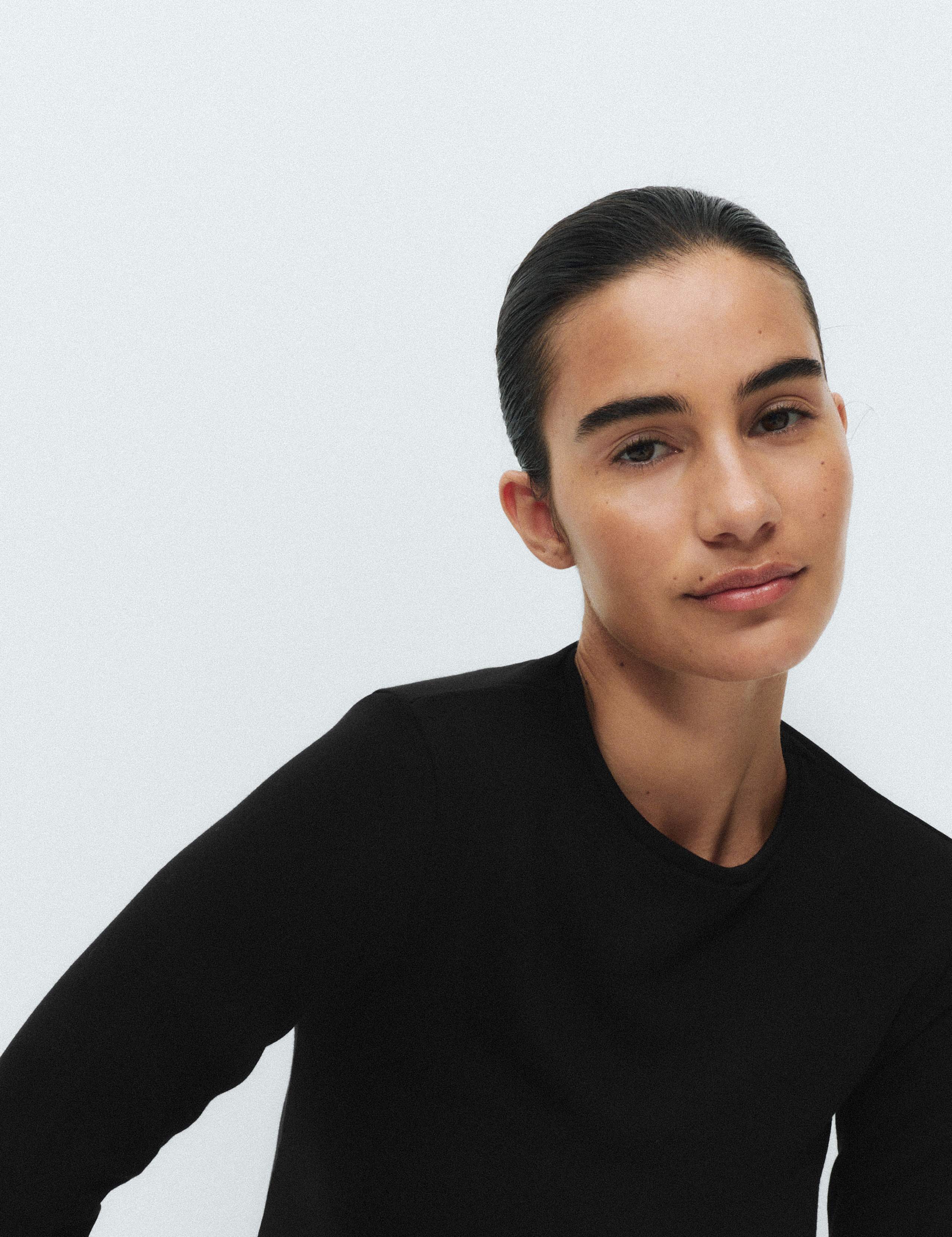 Heatgen™ Medium Thermal Crew Neck Top 3 of 5