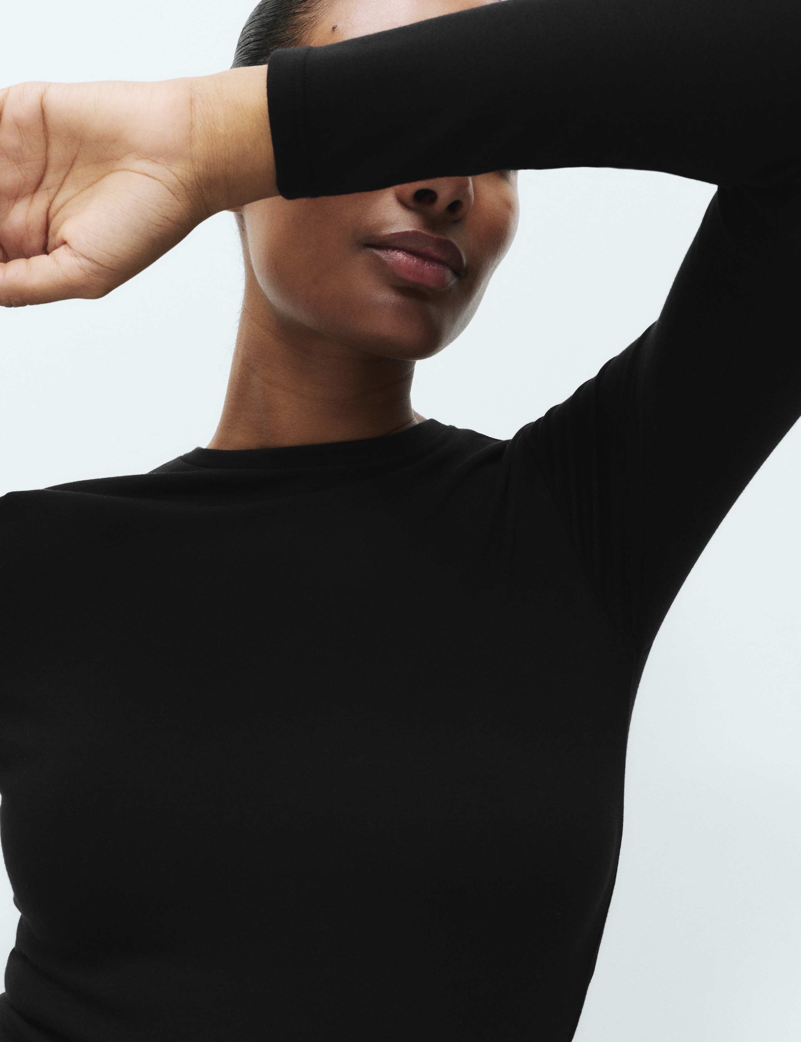 2pk Heatgen™ Medium Thermal Long Sleeve Tops 2 of 4