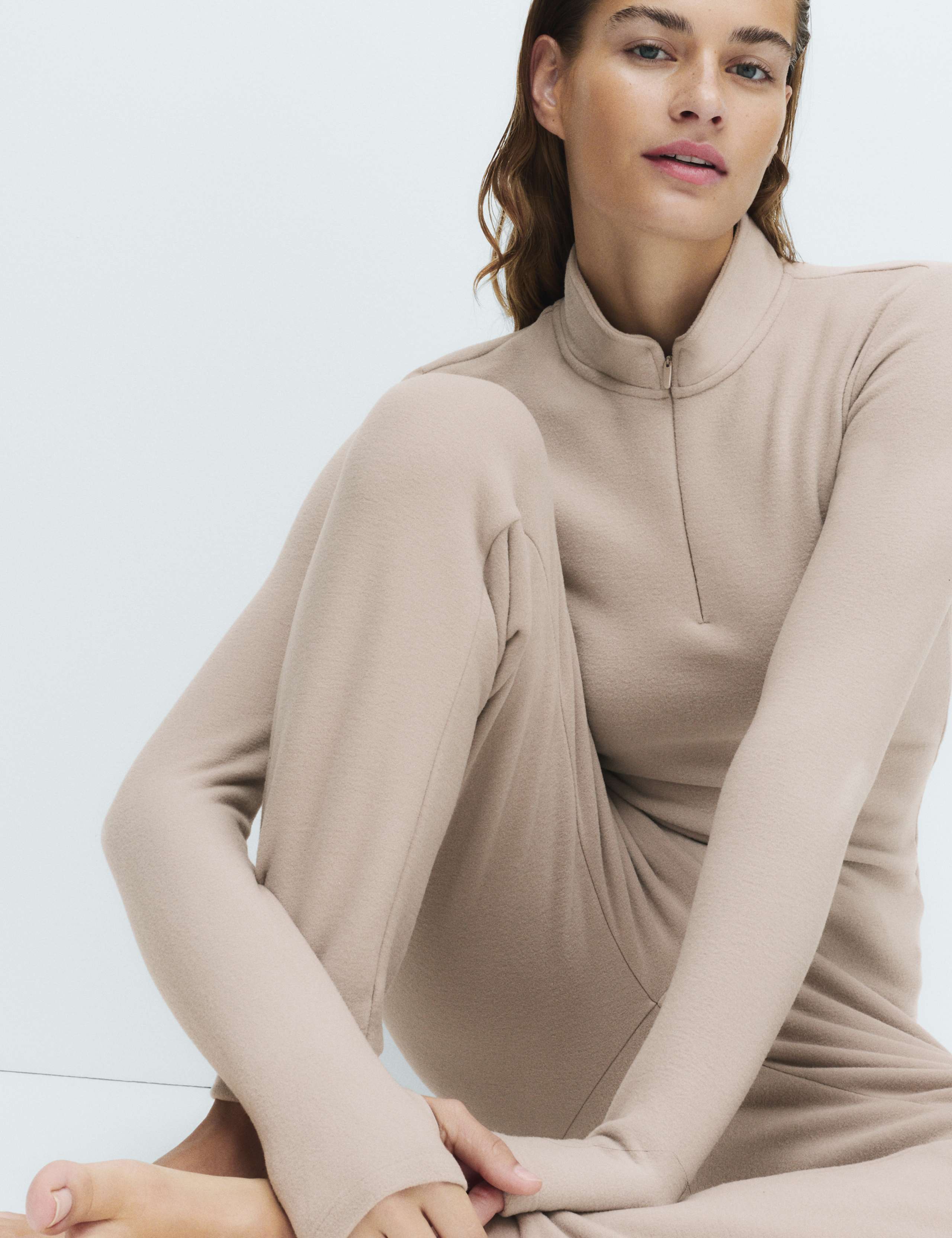 Heatgen™ Maximum Thermal Funnel Neck Top 1 of 4