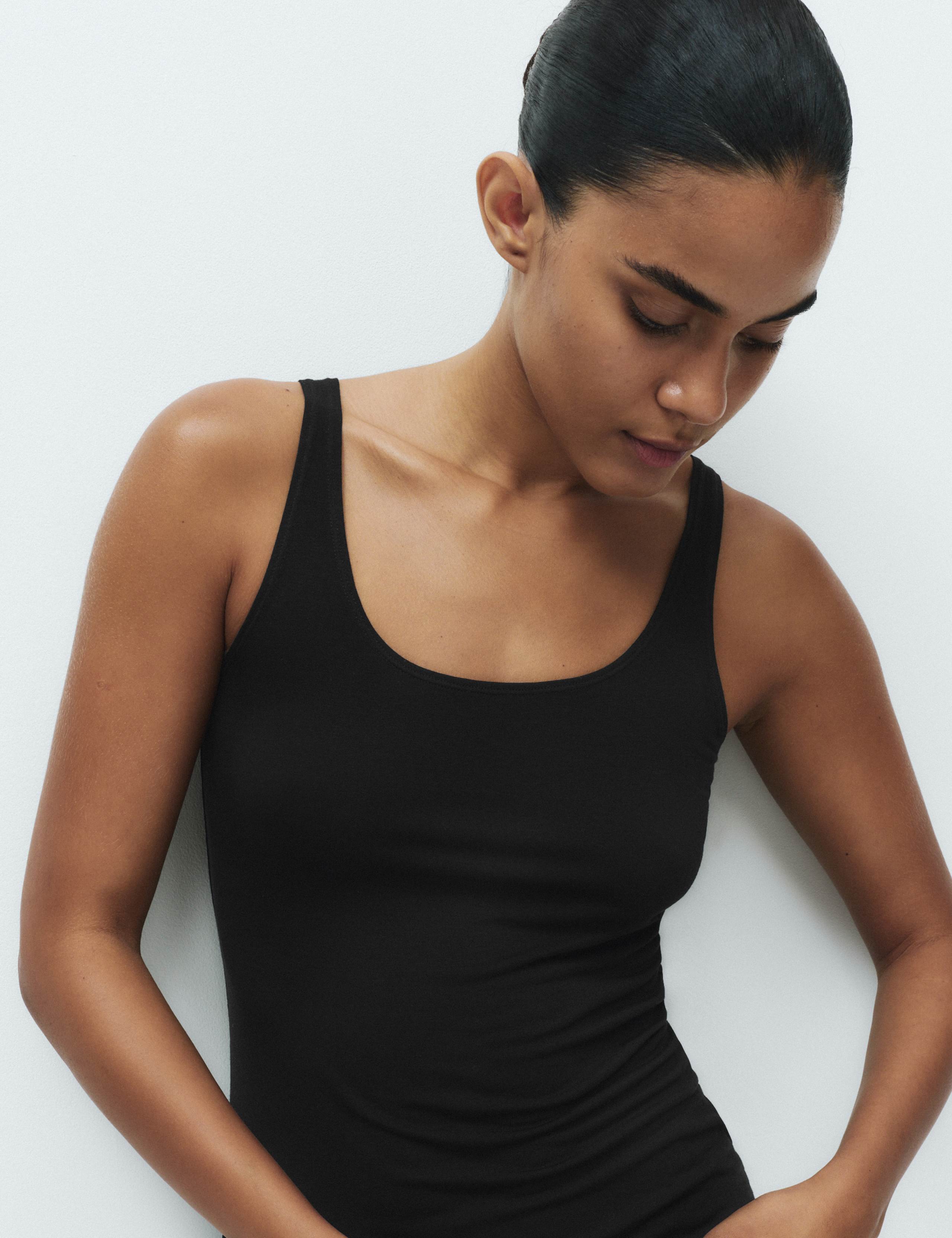 2 Pack Heatgen™ Thermal Built-Up Shoulder Vests 4 of 5