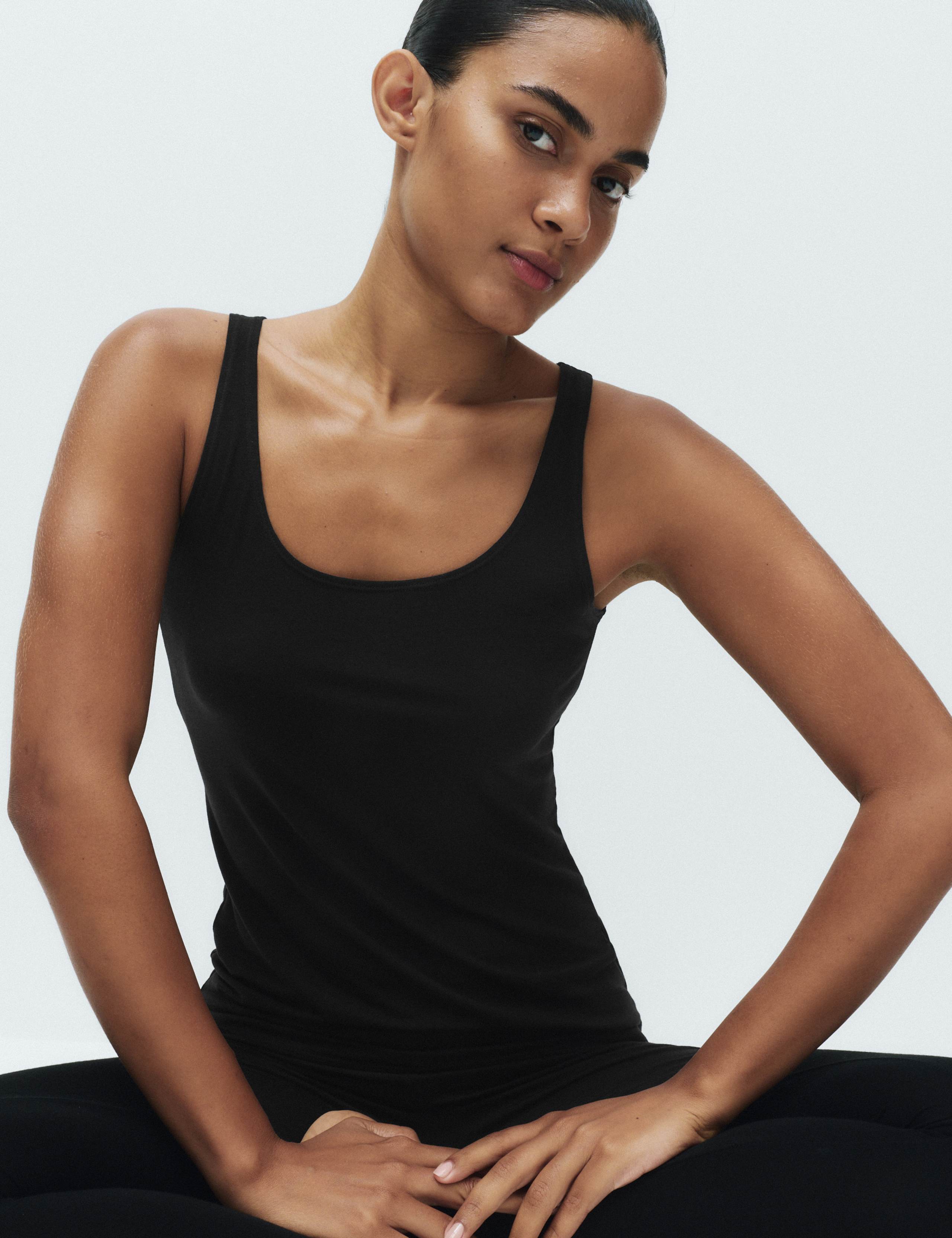 2 Pack Heatgen™ Thermal Built-Up Shoulder Vests 2 of 5