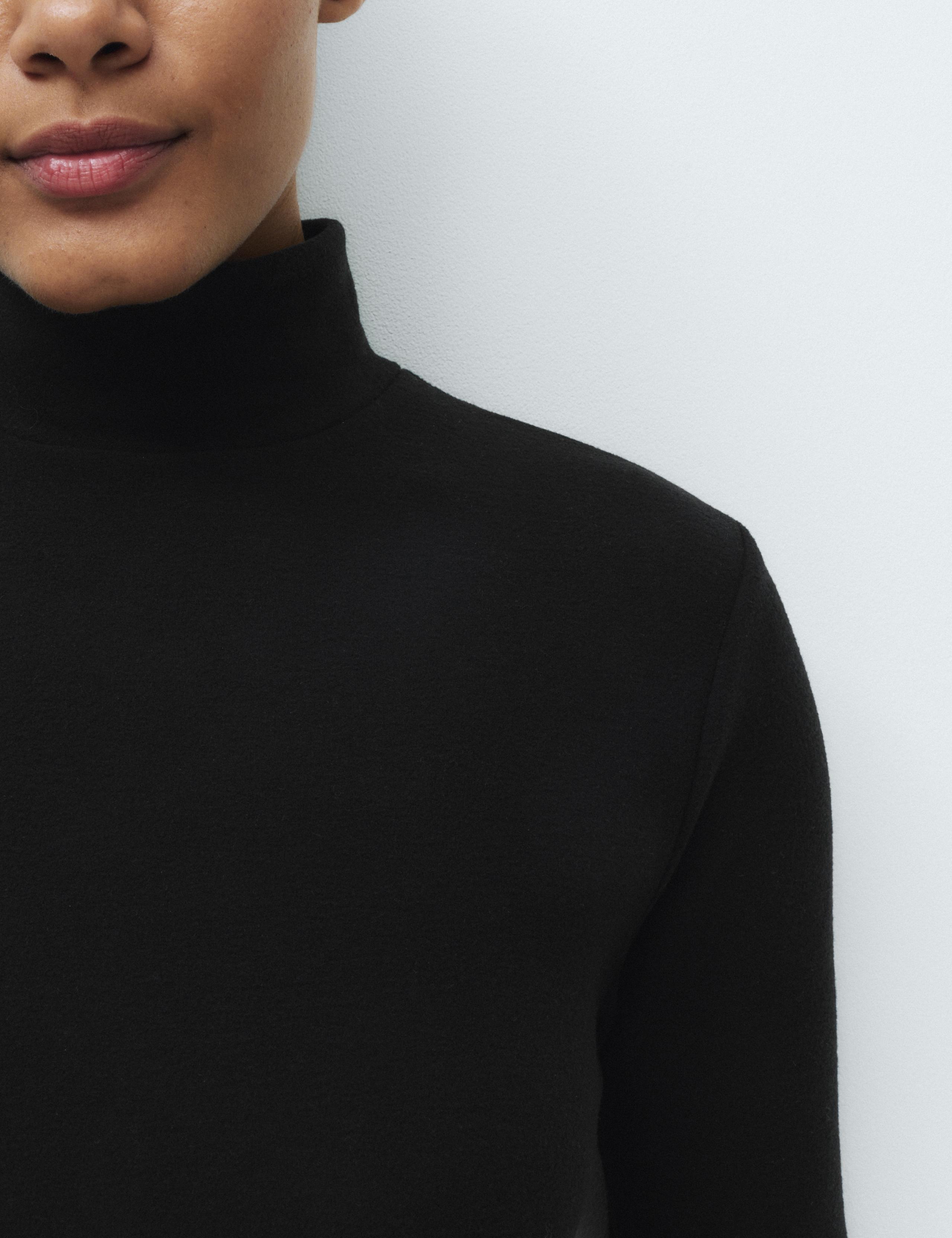 Heatgen™ Maximum Thermal High Neck Top 3 of 5