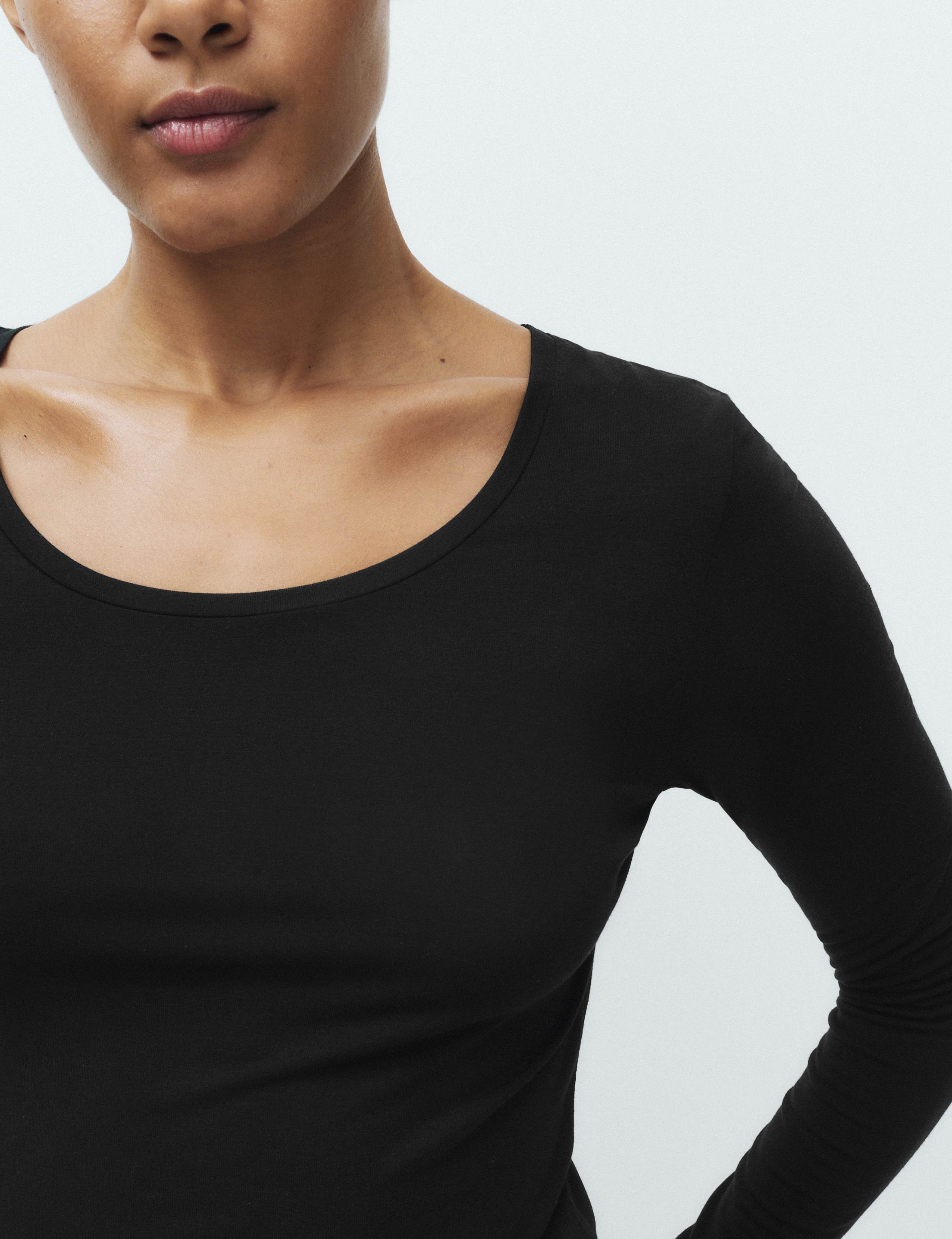 Heatgen™ Medium Thermal Crew Neck Top 4 of 5
