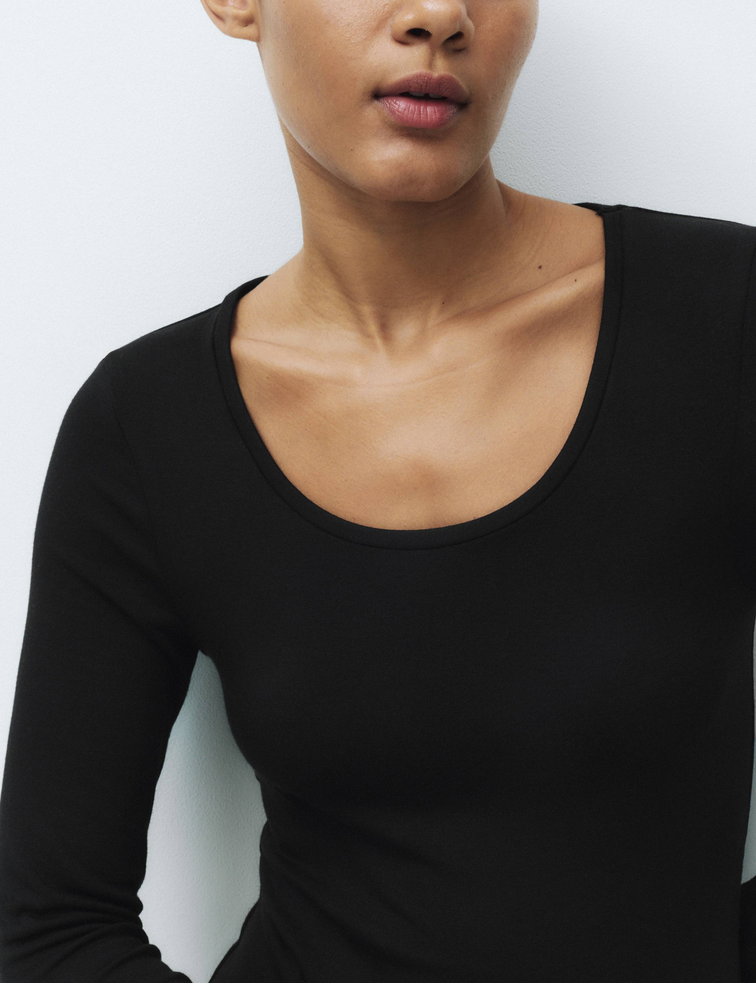 Heatgen™ Medium Thermal Scoop Neck Top 3 of 5