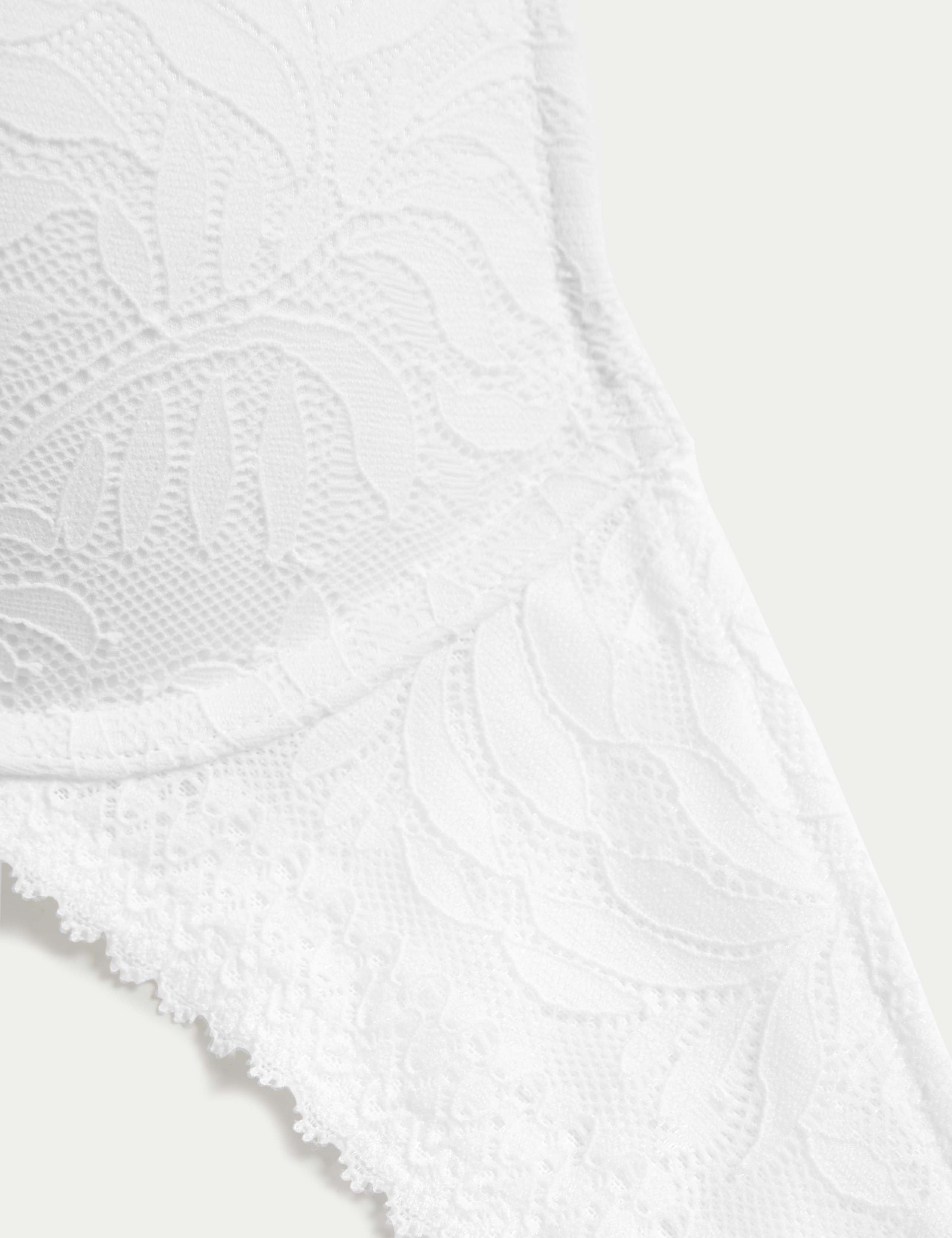 Flexifit™ Lace Wired Push-Up Bra A-E 5 of 6