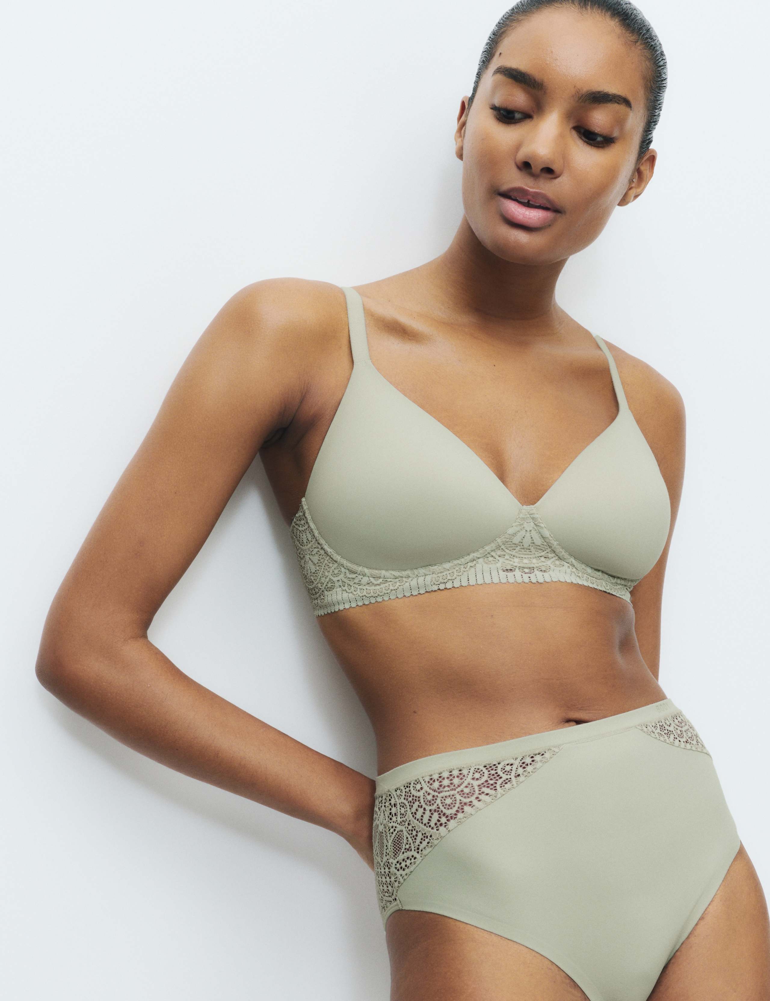 Body Soft™ Non Wired Full Cup Bra A-E 1 of 6