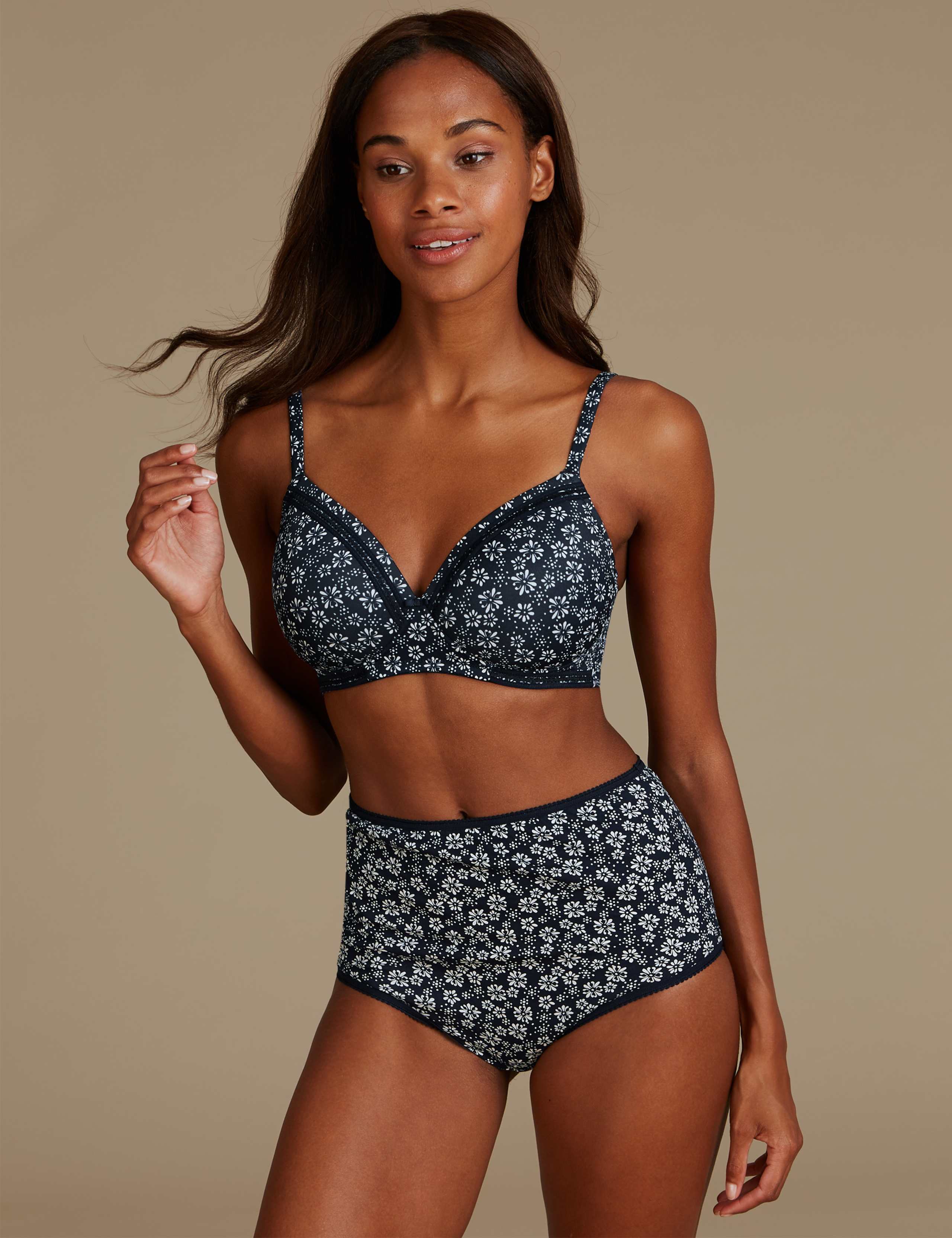 2 Pack Padded Full Cup Bras A-E 5 of 5