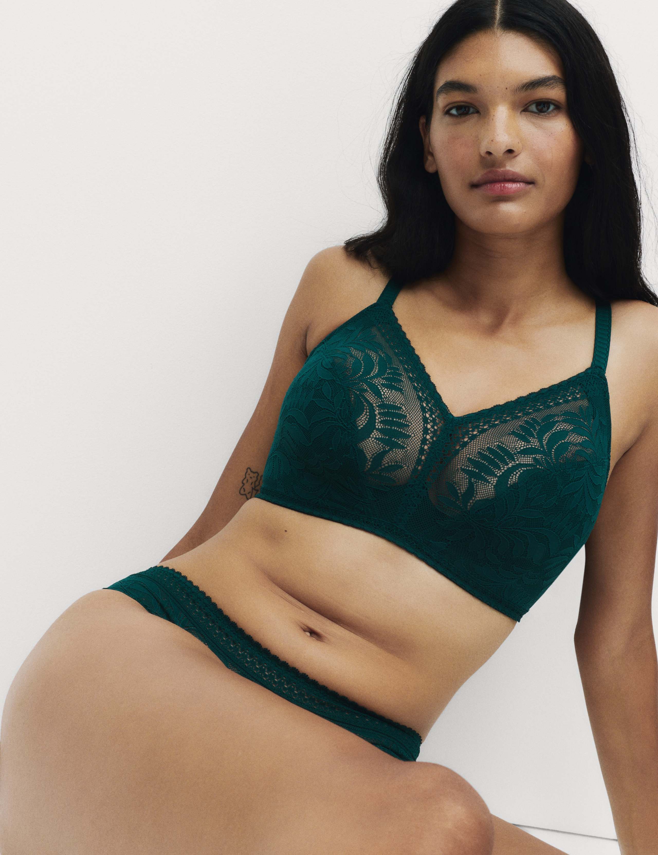 Flexifit™ Lace Non Wired Bralette F-H 1 of 5
