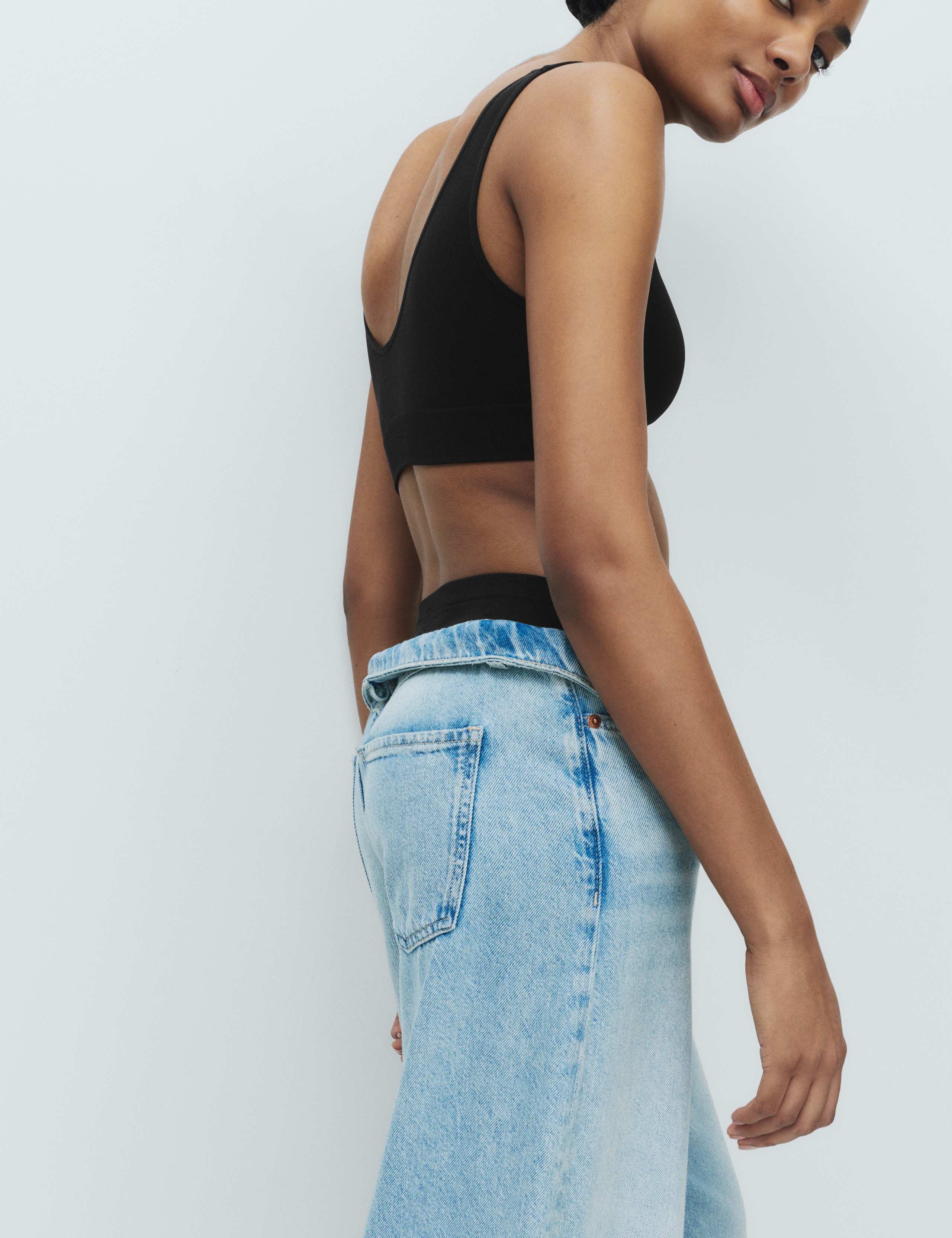 3 Pack Seamless V-Neck Crop Tops 4 of 7