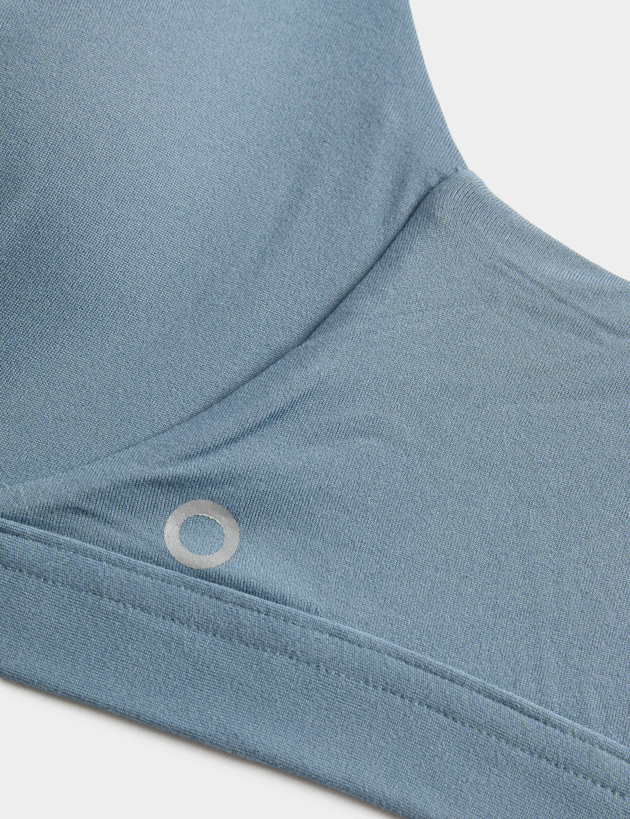 Low Impact Cross Over Sports Bra (A-E) 7 of 8