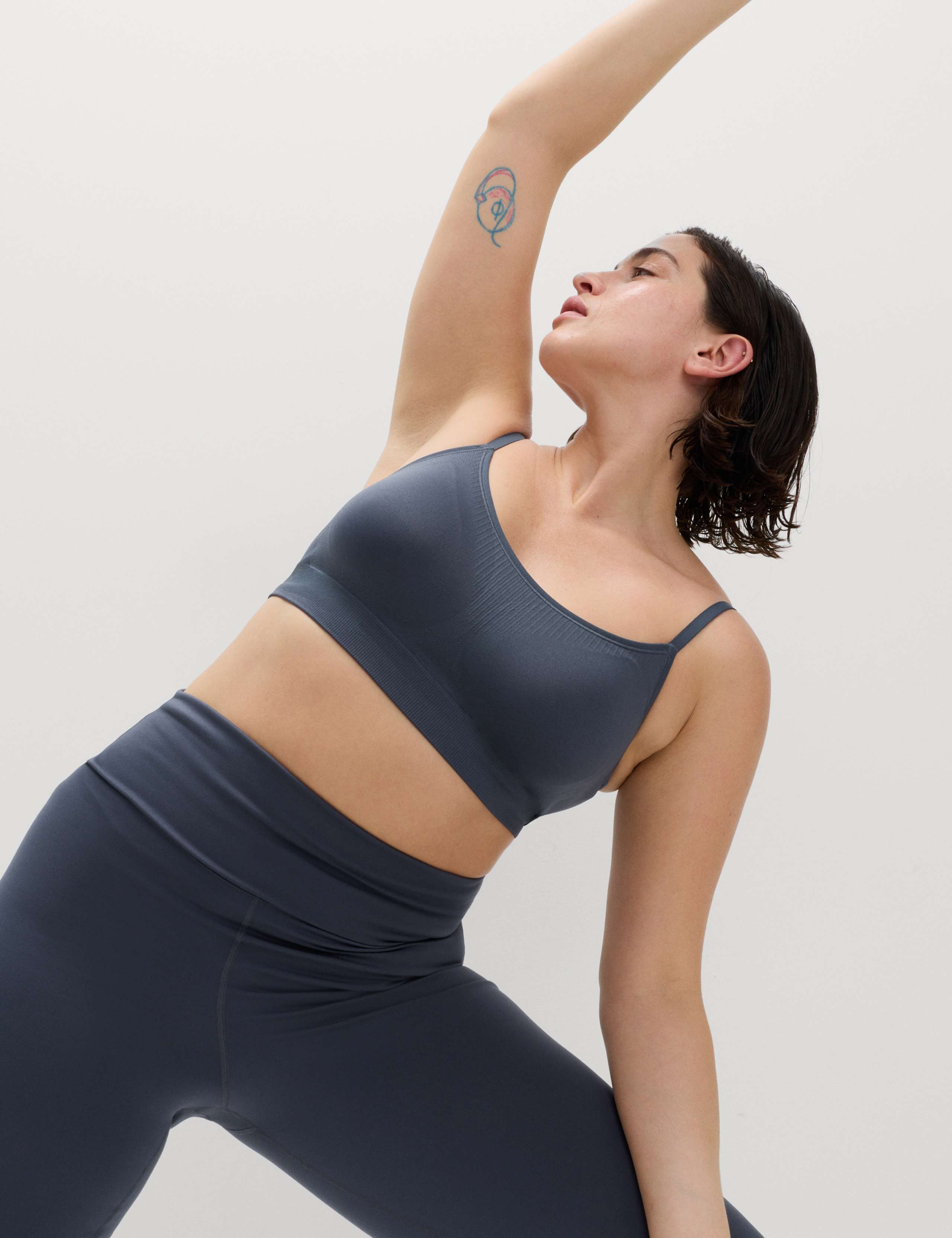 Low Impact Seamless Non Wired Sports Bra 8 of 8