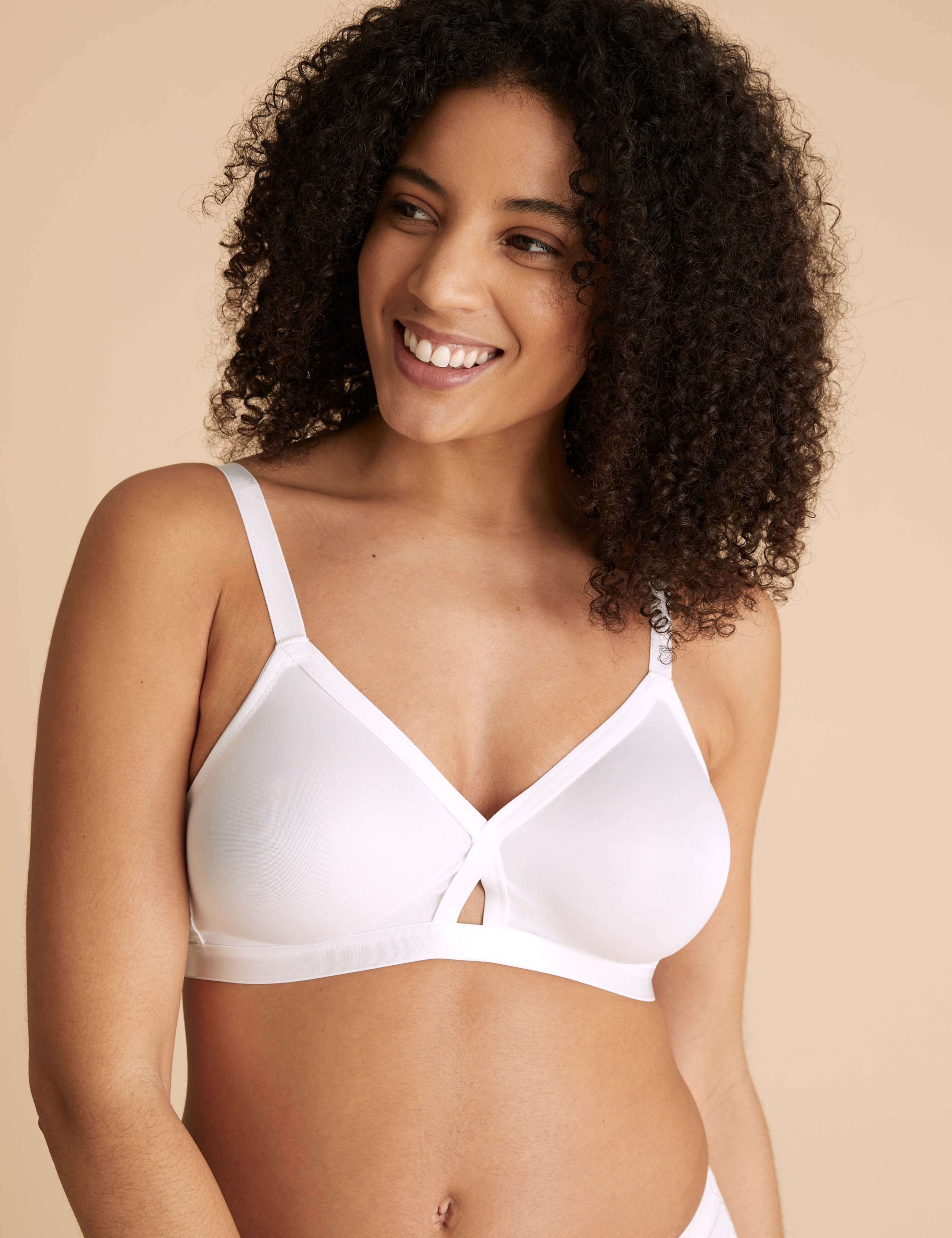 2pk Full Cup Crossover Non-Wired Bras A-E 2 of 6
