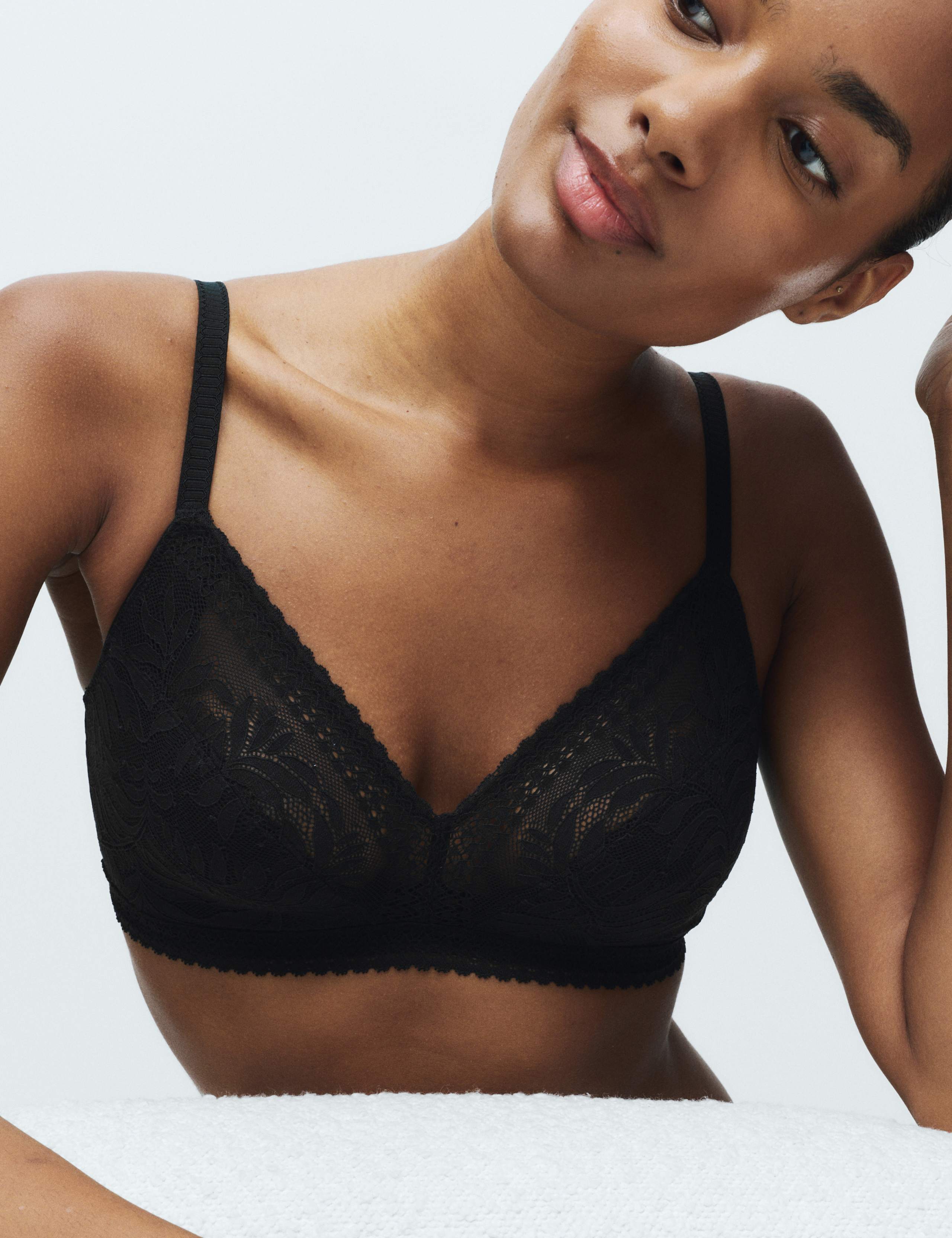 Flexifit™ Lace Non-Wired Full Cup Bra (A-E) 1 of 7