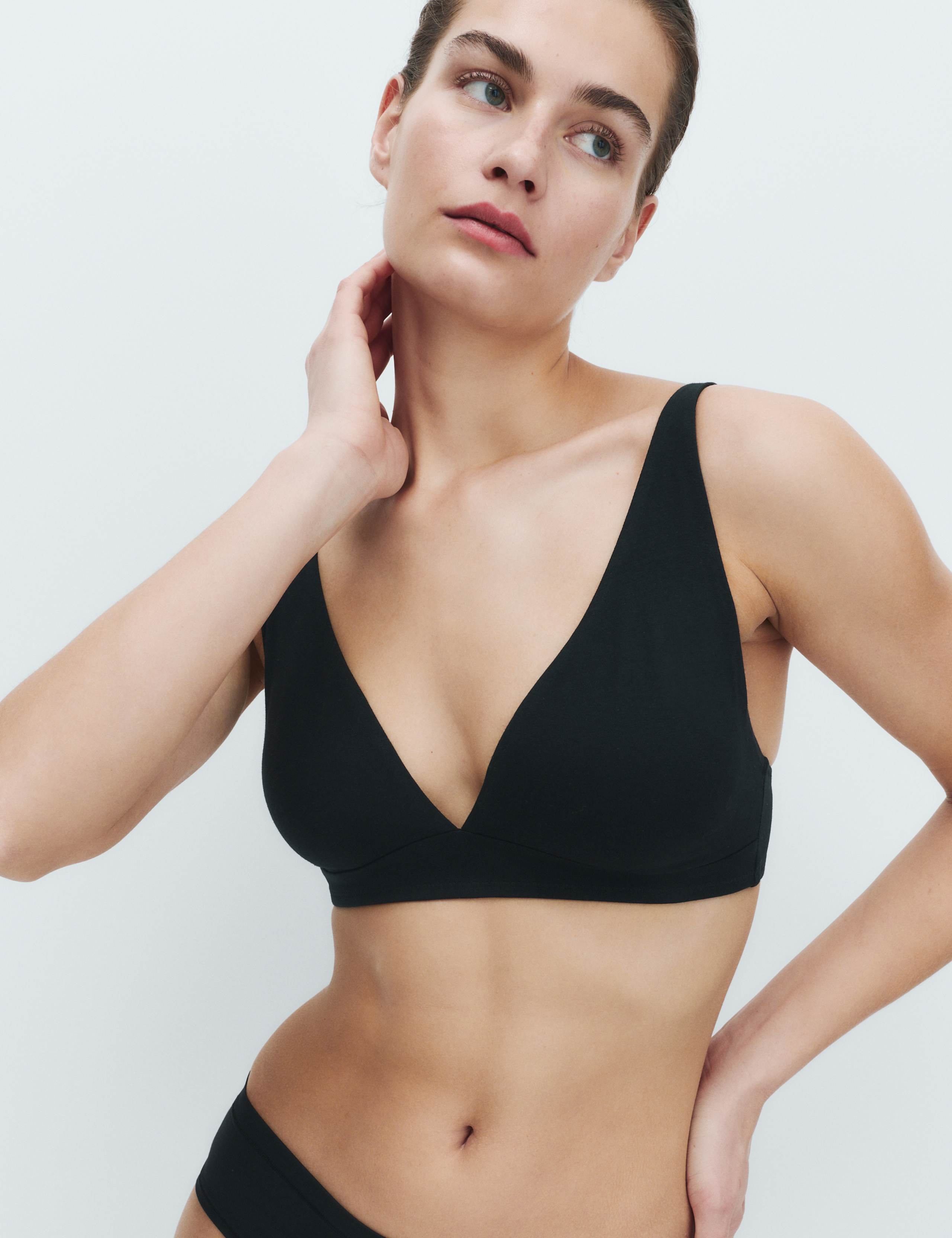 3 Pack Cotton Rich Non Wired Plunge Bras A-E 2 of 7