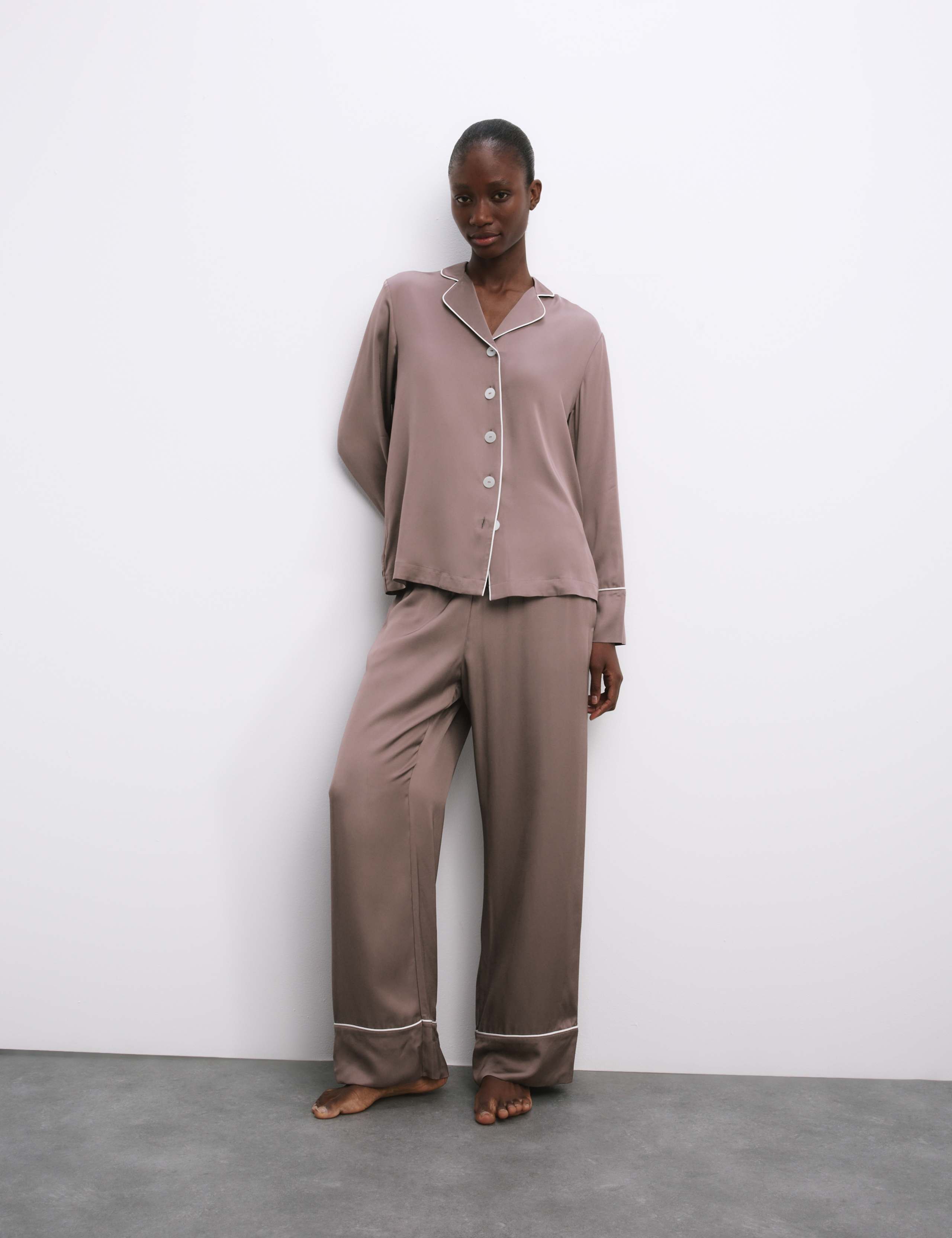 Satin Revere Pyjama Set 3 of 7