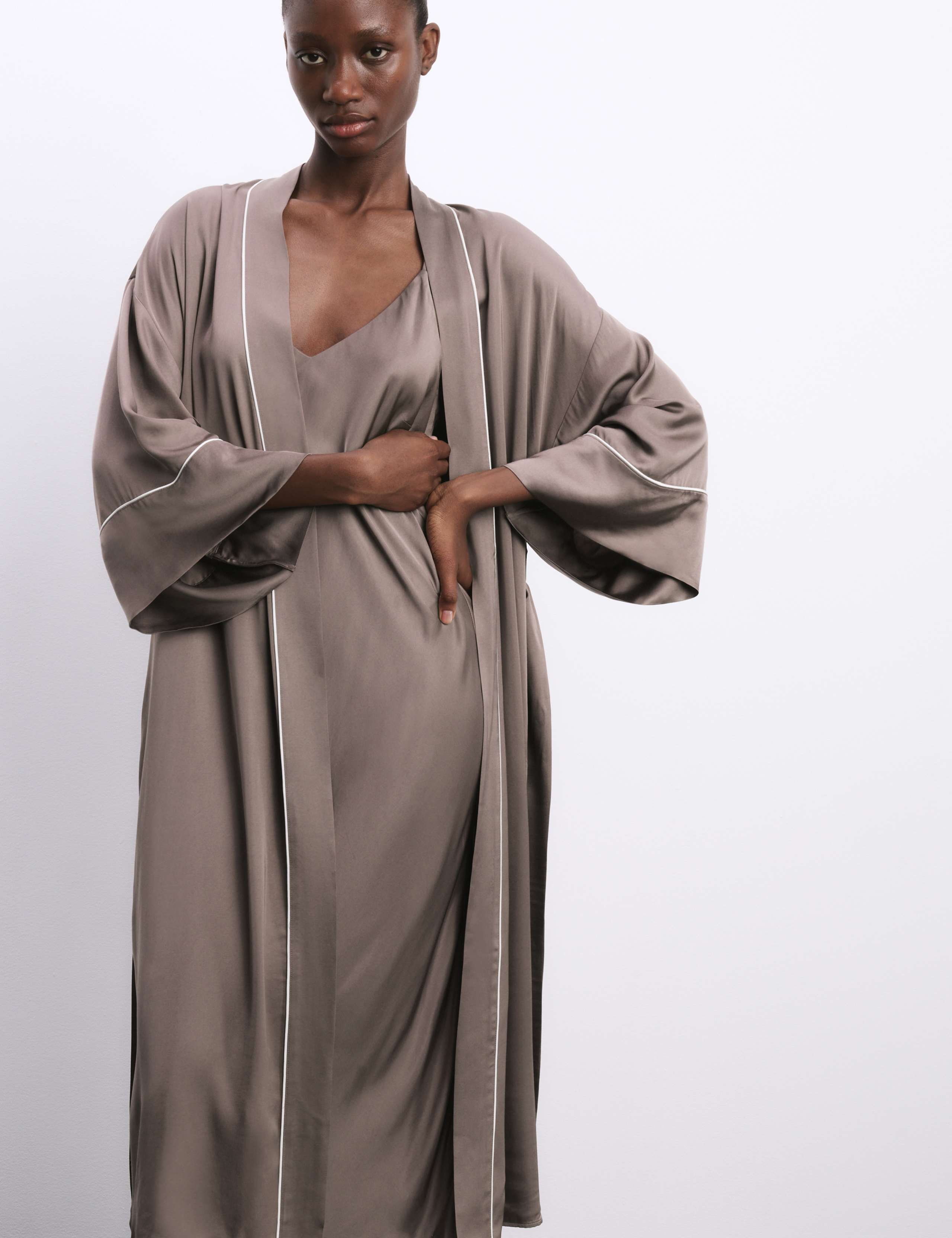 Autograph Satin Long Wrap 4 of 6