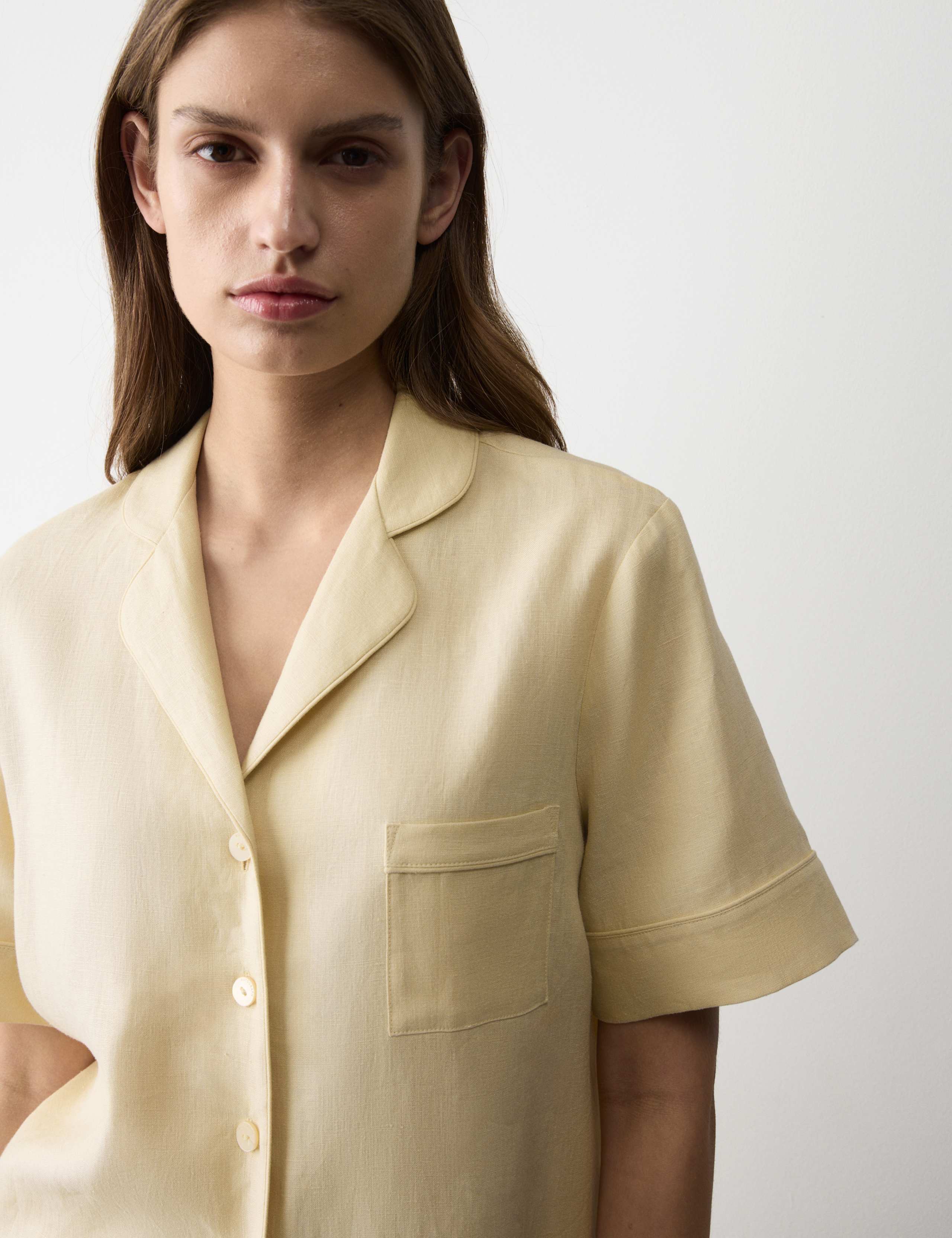 Pure Linen Revere Shortie Pyjama Set 3 of 5