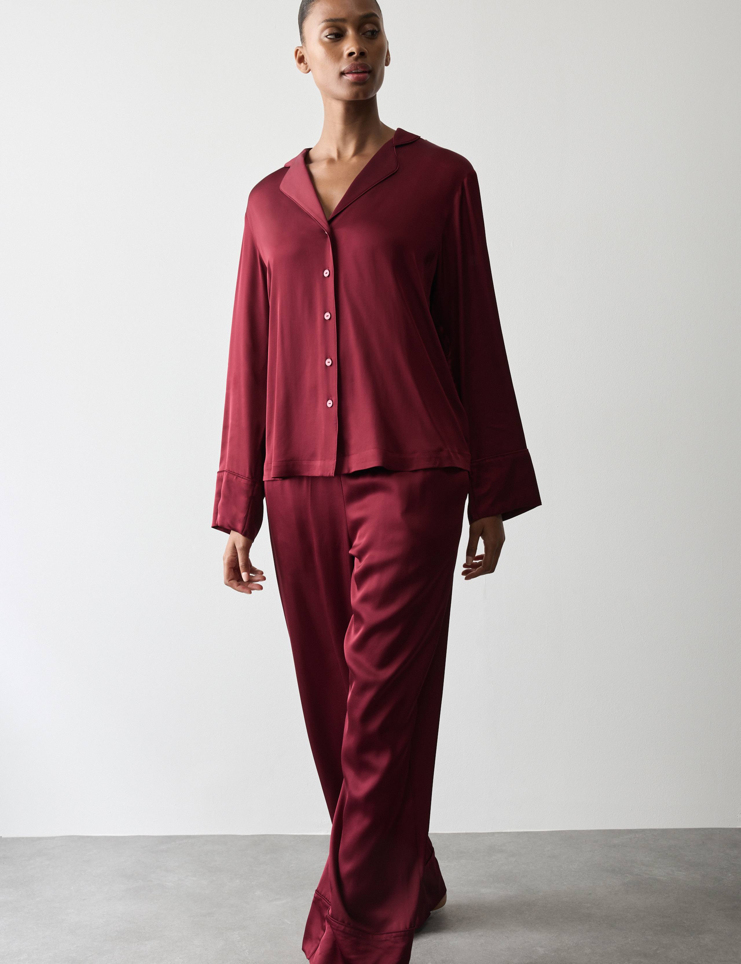 Premium Satin Revere Pyjama Set 3 of 6