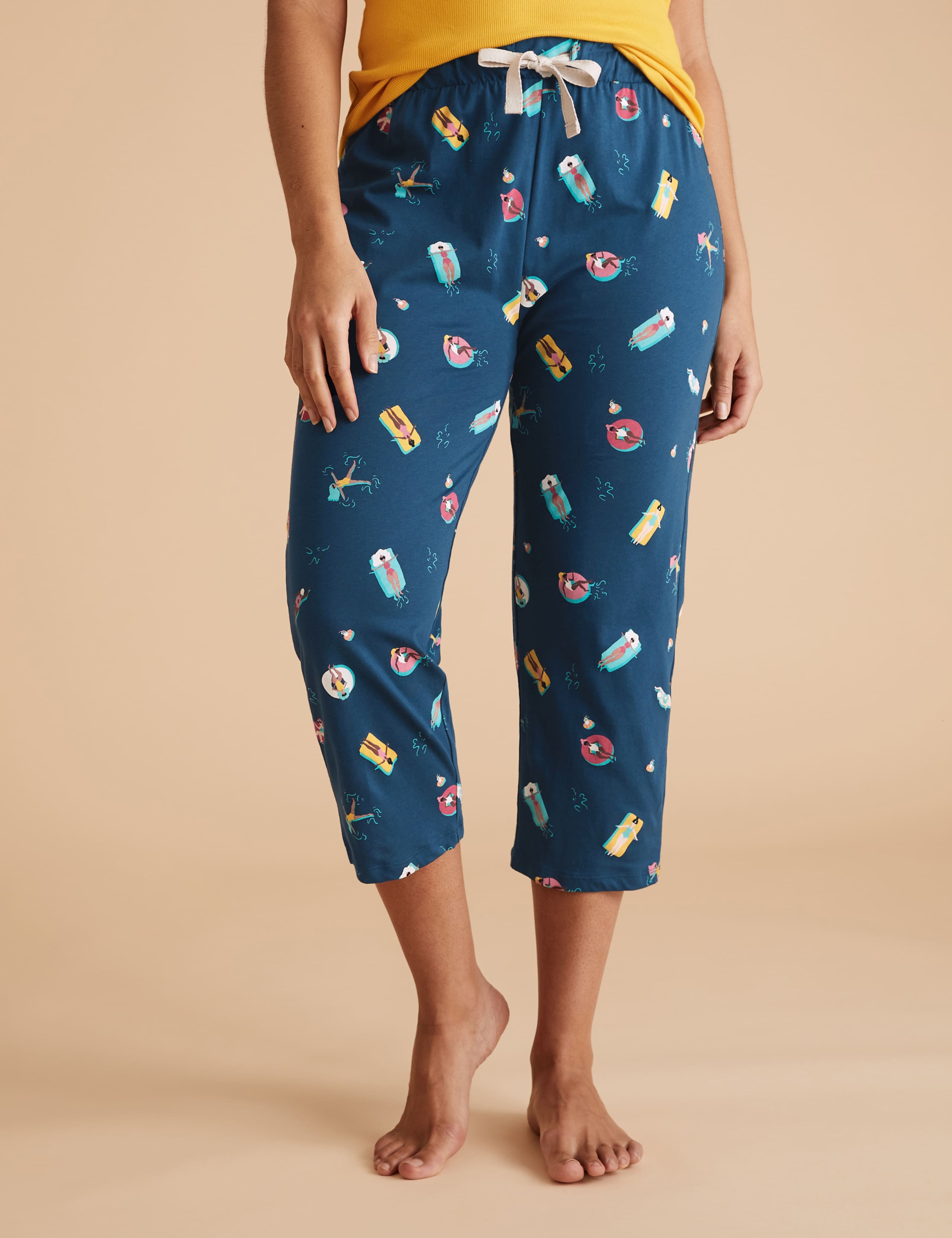 Pure Cotton Pool Print Cropped Pant 3 of 6